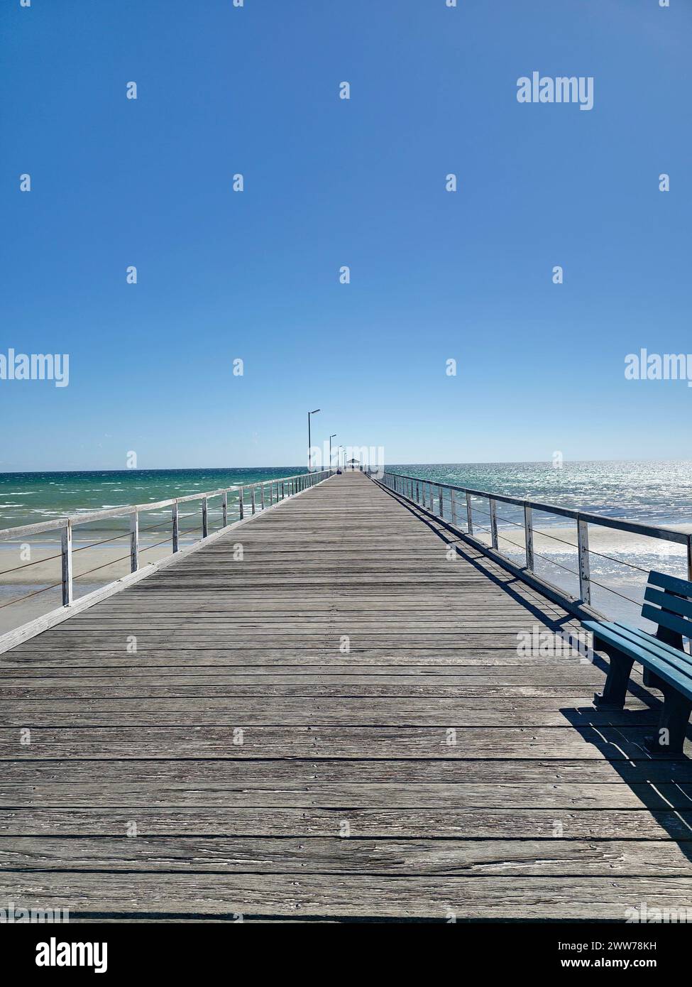 L'emblématique jetée Semaphore Beach à Adélaïde, mars 2024, vue de face Banque D'Images