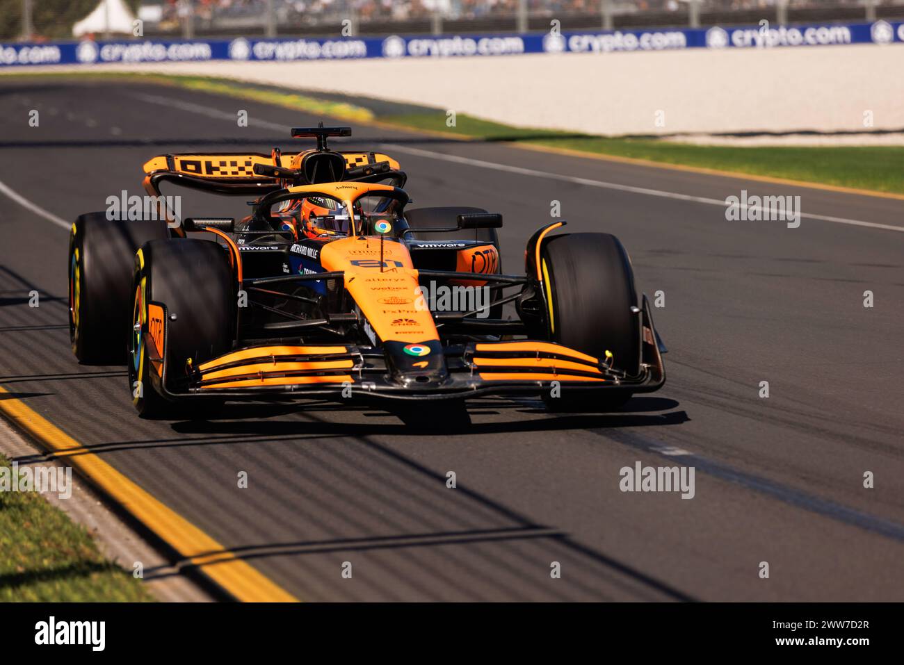 Melbourne, Australie. 22 mars 2024. L'australien Oscar Piastri pilote la McLaren MCL37 (81) lors des essais préalables au Grand Prix de F1 d'Australie sur le circuit du Grand Prix d'Albert Park. (Photo de George Hitchens/SOPA images/SIPA USA) crédit : SIPA USA/Alamy Live News Banque D'Images