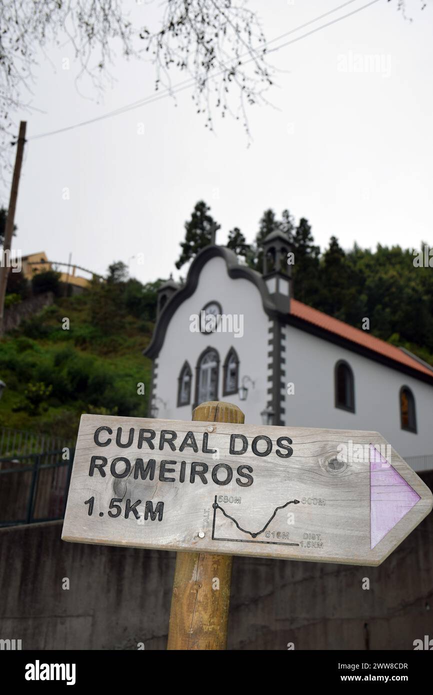 Curral dos Romeiros panneau de direction du chemin de randonnée, Monte, Funchal, Madère mars 2024 Banque D'Images