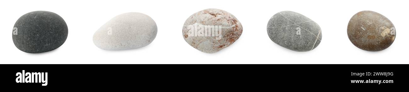 Cailloux de mer. Différentes pierres isolées sur blanc, serties Banque D'Images