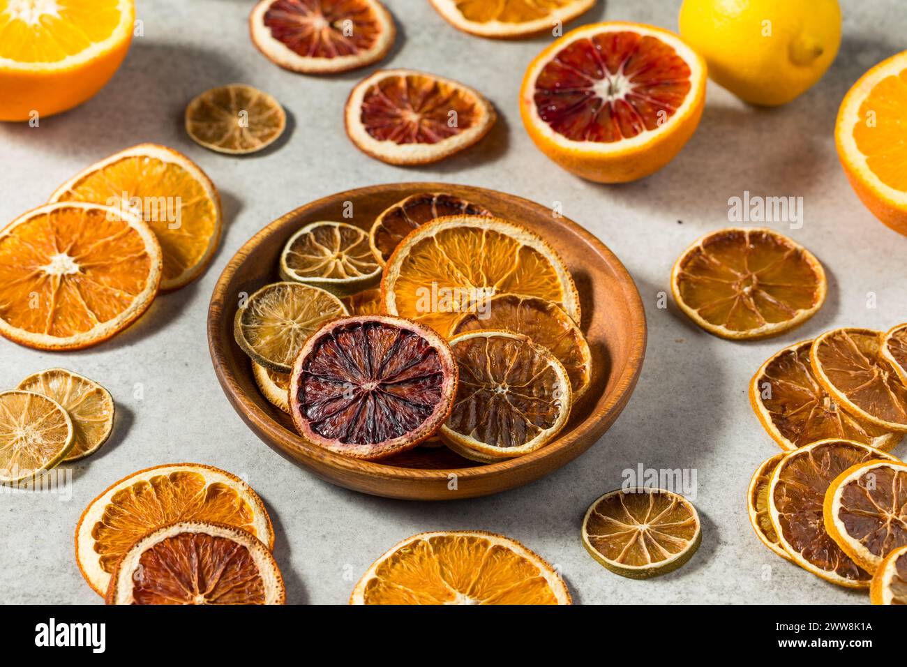 Agrumes déshydratés séchés sains avec oranges citron vert et citrons Banque D'Images