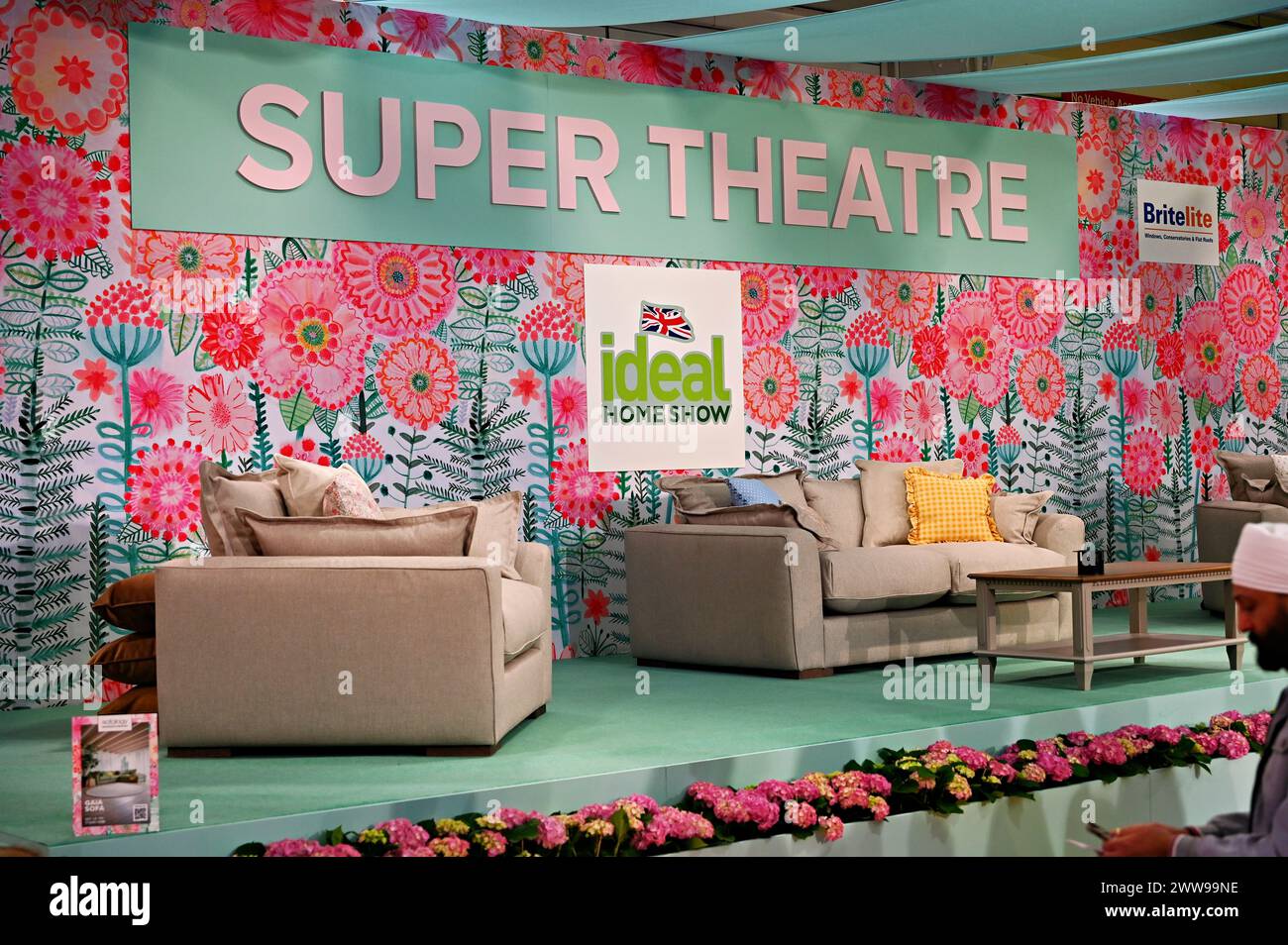 Londres, Royaume-Uni. 22 mars 2024. Super Theatre parle au The Ideal Home Show - Spring Easter Opening Day à Olympia, Londres, Royaume-Uni. Crédit : Voir Li/Picture Capital/Alamy Live News Banque D'Images