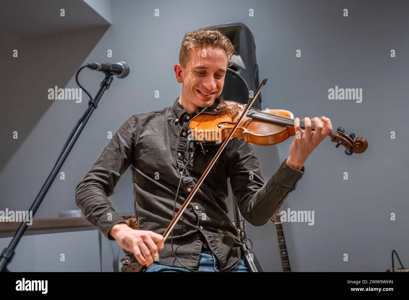 Violoniste Gabriel Dubreuil, Early Spirit, Folk Group Banque D'Images