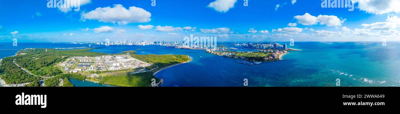 Panorama grand angle Miami FL vu de Virginia Key Beach 2024 Banque D'Images