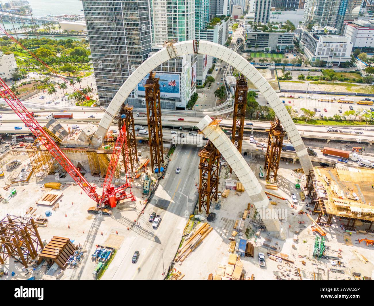 Miami, FL, États-Unis - 15 mars 2024 : site de construction du pont signature Aerial Miami Banque D'Images
