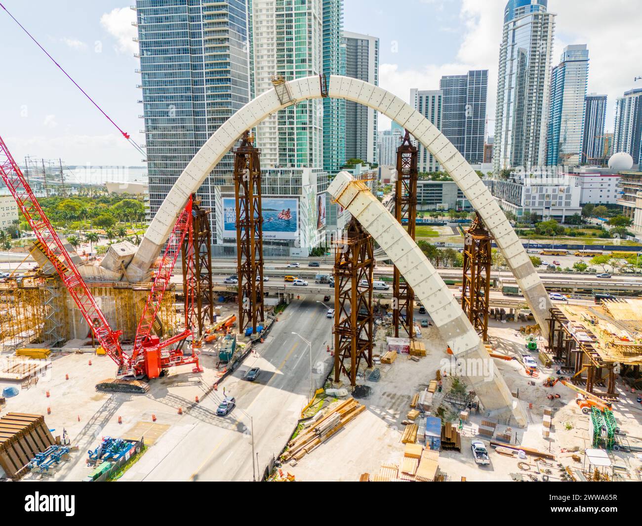 Miami, FL, États-Unis - 15 mars 2024 : site de construction du pont signature Aerial Miami Banque D'Images