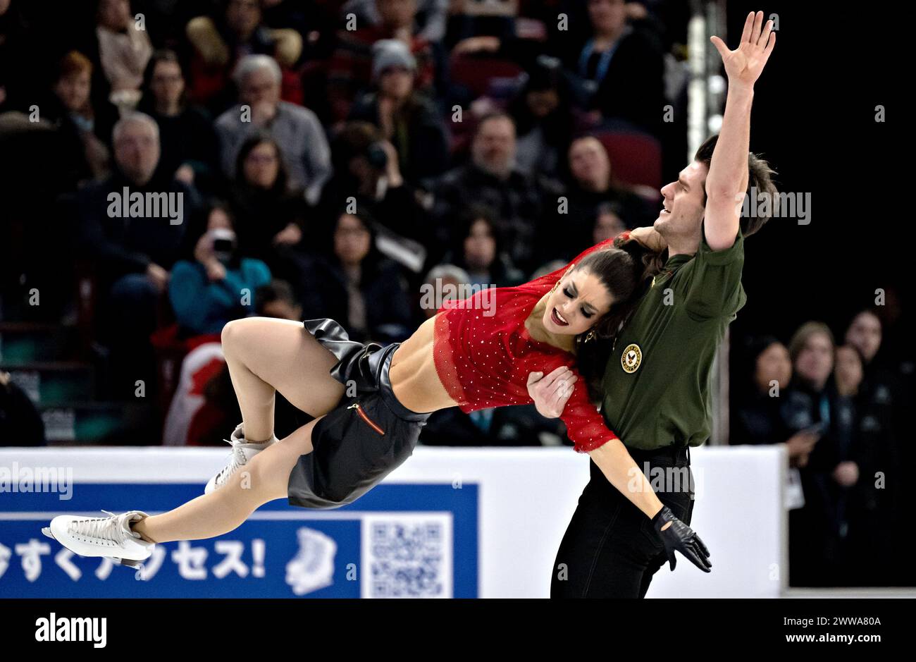 Montréal, Canada. 22 mars 2024. Laurence Fournier Beaudry (G)/Nikolaj Soerensen du Canada concourent en danse rythmique sur glace des Championnats du monde de patinage artistique de l’Union internationale de patinage artistique (ISU) au Centre Bell de Montréal, Canada, le 22 mars 2024. Crédit : Andrew Soong/Xinhua/Alamy Live News Banque D'Images