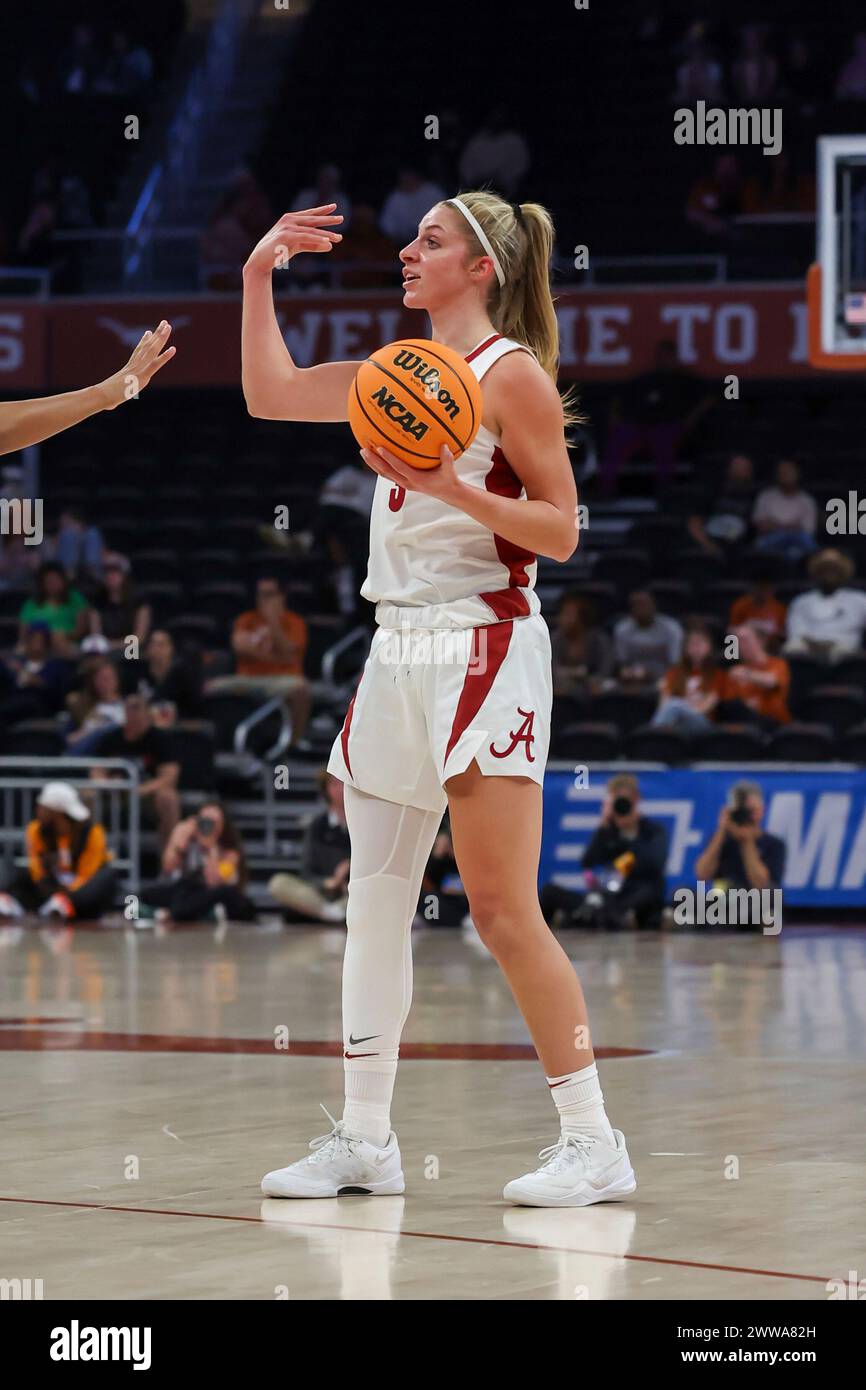 AUSTIN, TX - MARCH 22: Alabama Crimson Tide guard Sarah Ashlee Barker (3) directs teammates during the Alabama Crimson Tide game versus the Florida State Seminoles in the first round of the NCAA Division I Women's Championship on March, 22, 2024, at Moody Center in Austin, TX. (Photo by David Buono/Icon Sportswire) (Icon Sportswire via AP Images) Banque D'Images