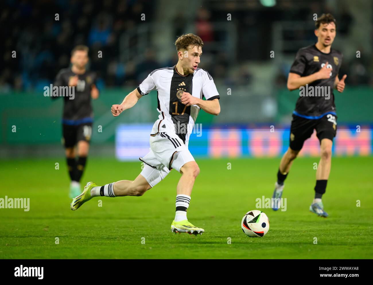 Chemnitz, Allemagne. 22 mars 2024. Football, U21 hommes : qualification pour le Championnat d'Europe, Allemagne - Kosovo, 1er tour, Groupe d, Journée 8, stade - an der Gellertstraße. L'Allemand Brajan Gruda joue le ballon. Crédit : Robert Michael/dpa/Alamy Live News Banque D'Images