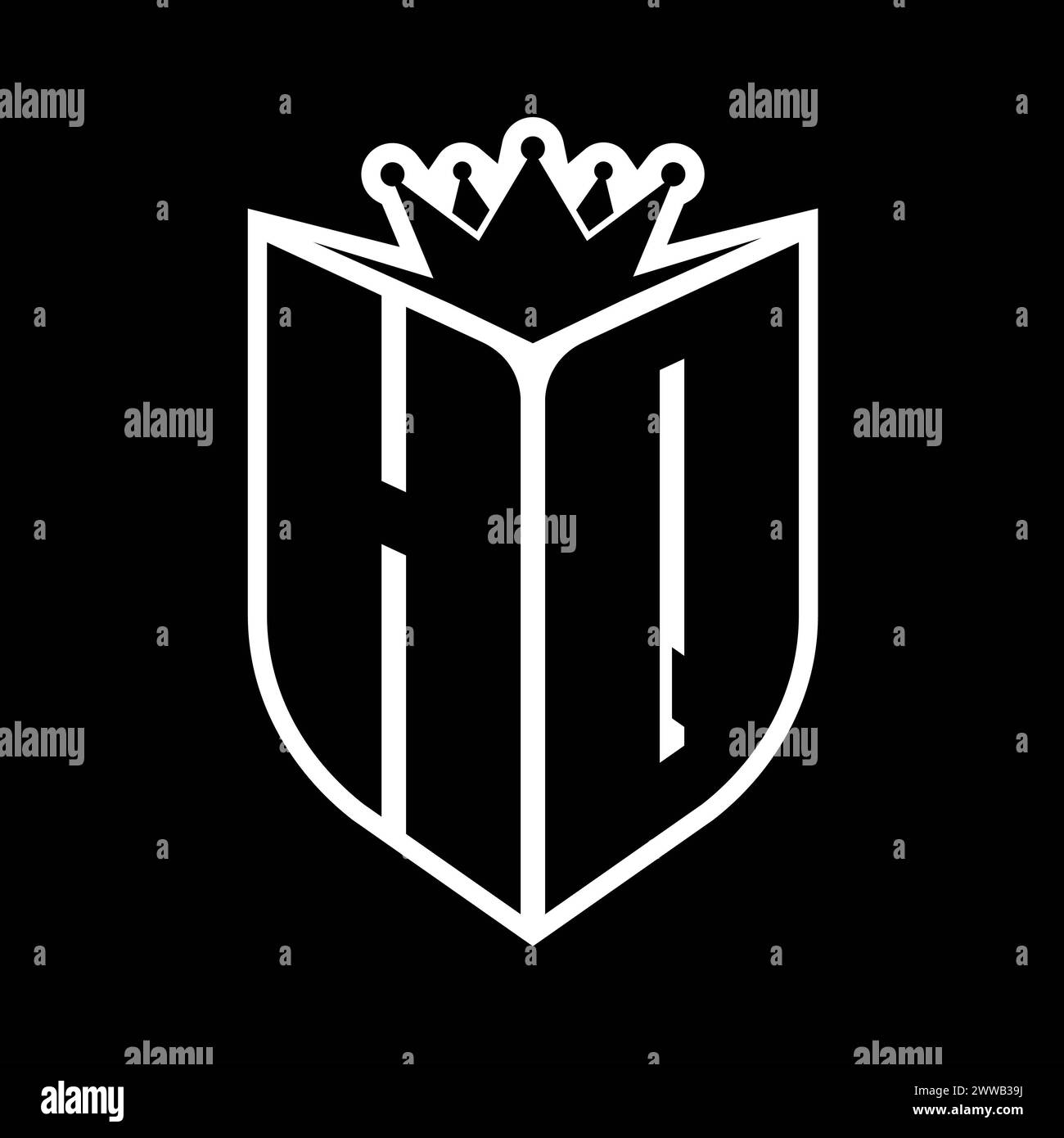 Monogramme en gras lettre HQ avec forme de bouclier et couronne pointue à l'intérieur du bouclier modèle de conception de couleur noir et blanc Banque D'Images