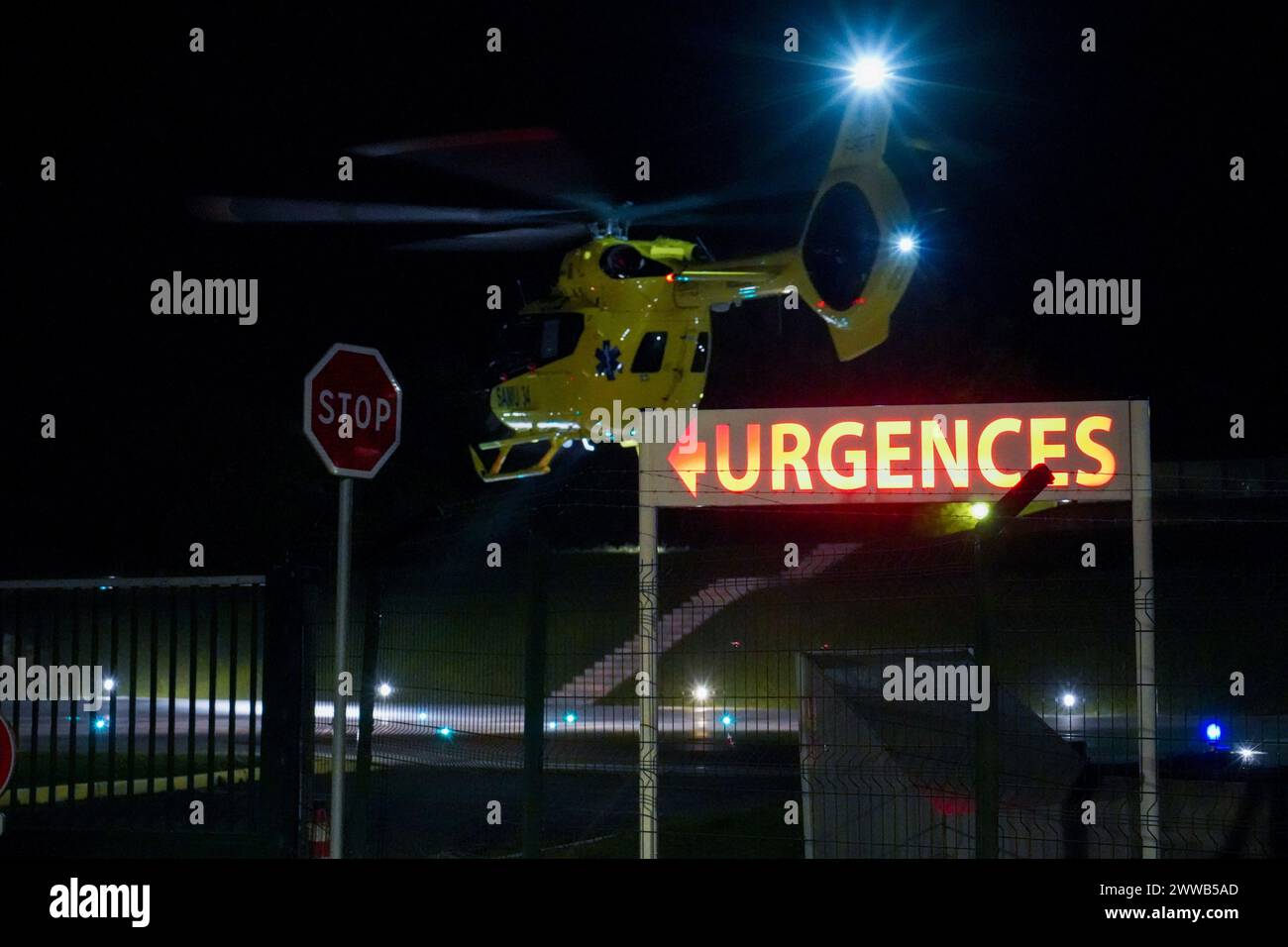 L'hélicoptère SMUR transporte les patients 24 heures sur 24, 7 jours sur 7. Banque D'Images