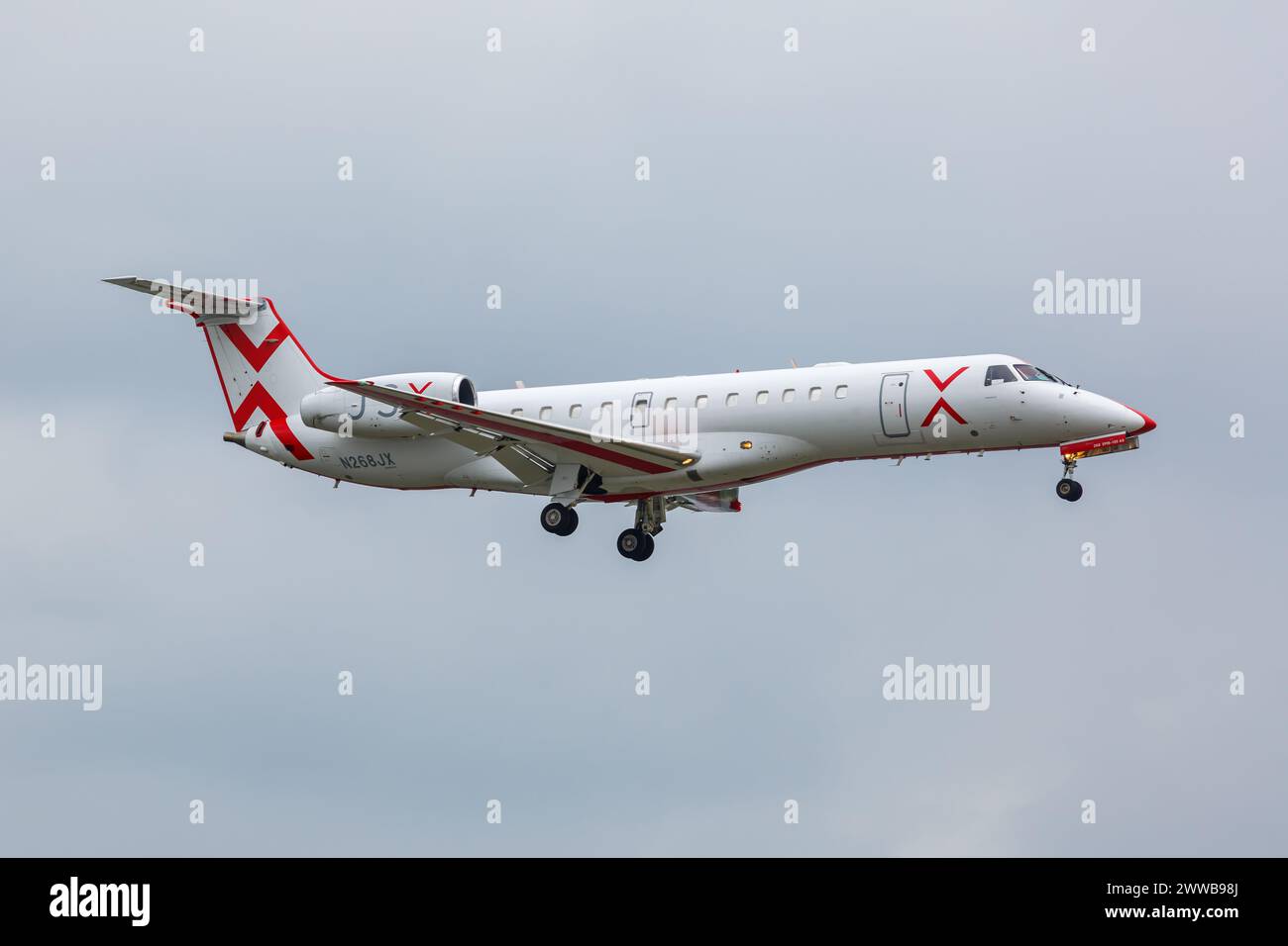 Dallas, États-Unis - 7 novembre 2022 : JSX JetSuiteX Embraer 135 Airplane à Dallas Love Field Airport (DAL) aux États-Unis. Banque D'Images