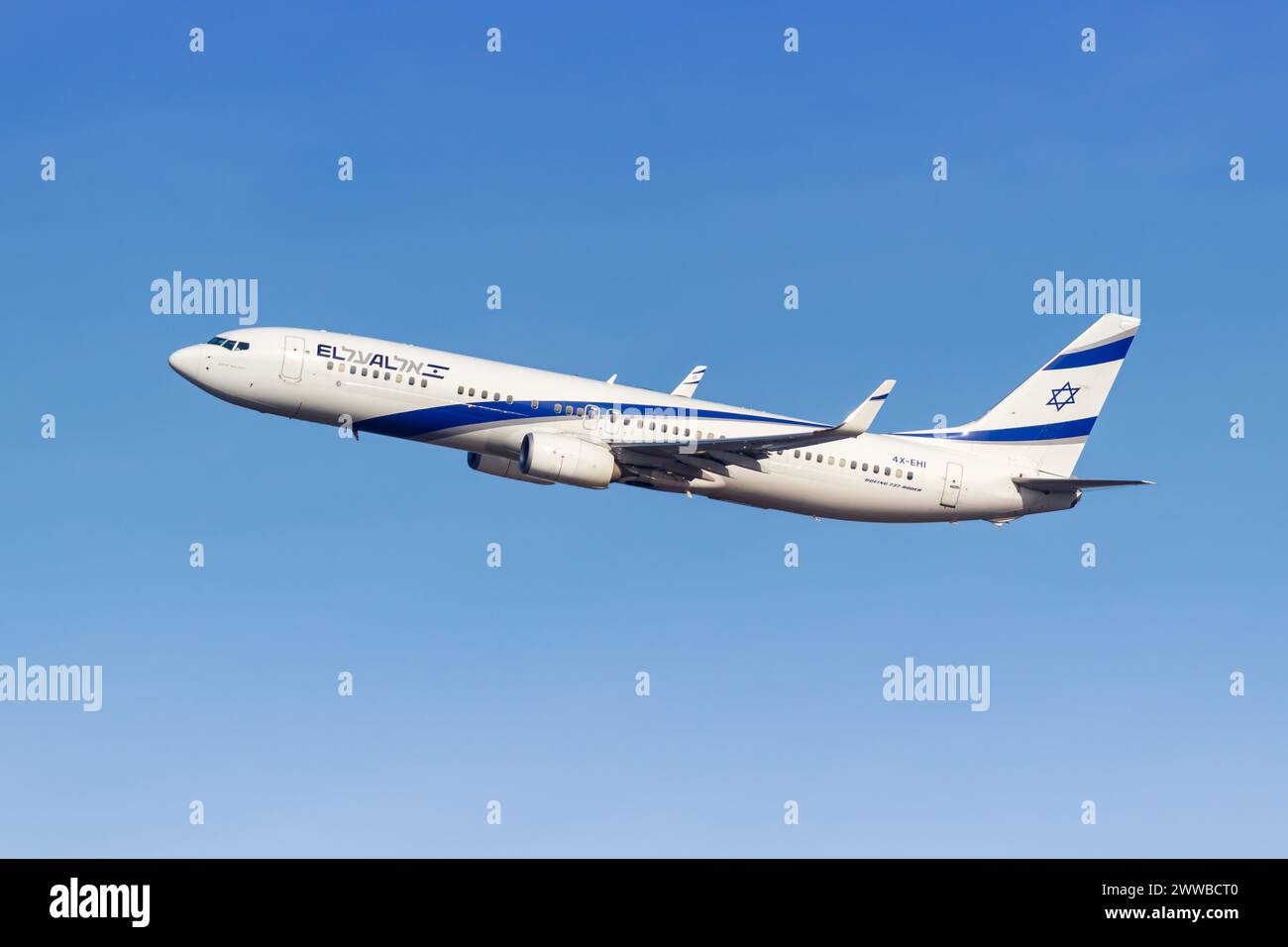 Munich, Allemagne - 6 février 2024 : El Al Boeing 737-900ER avion à l'aéroport de Munich (MUC) en Allemagne. Banque D'Images