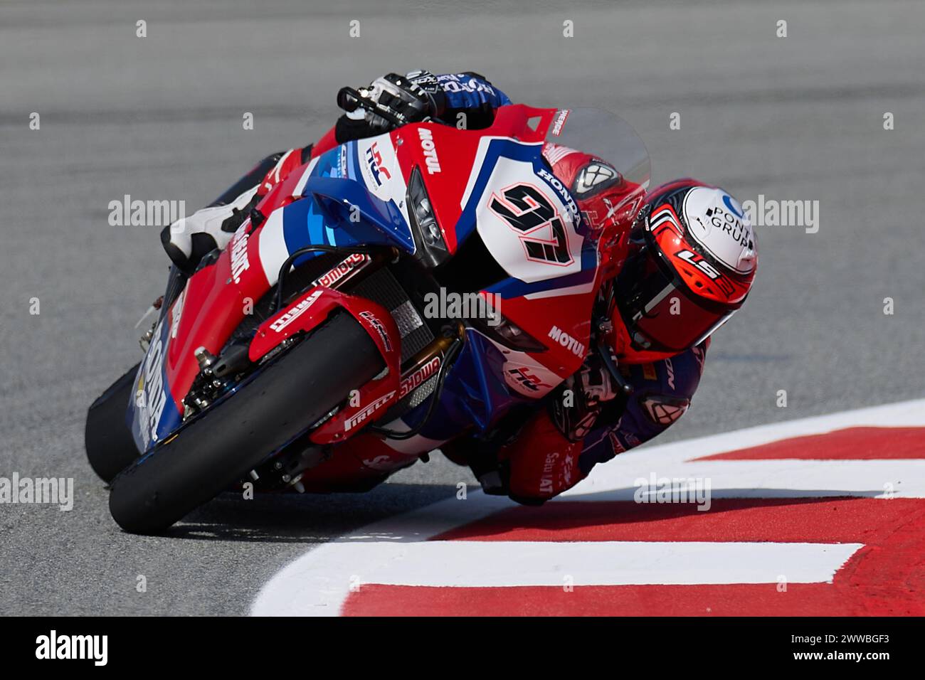 Barcelone, Espagne. 22 mars 2024. Xavi Vierge de l'Espagne du Team HRC avec Honda CBR1000 RR-R lors du Championnat du monde MOTUL FIM Superbike 2024 - Pirelli Catalunya Round au circuit de Barcelona-Catalunya le 22 mars 2024 à Barcelone, Espagne (crédit image : © David Ramirez/DAX via ZUMA Press Wire) USAGE ÉDITORIAL SEULEMENT! Non destiné à UN USAGE commercial ! Banque D'Images