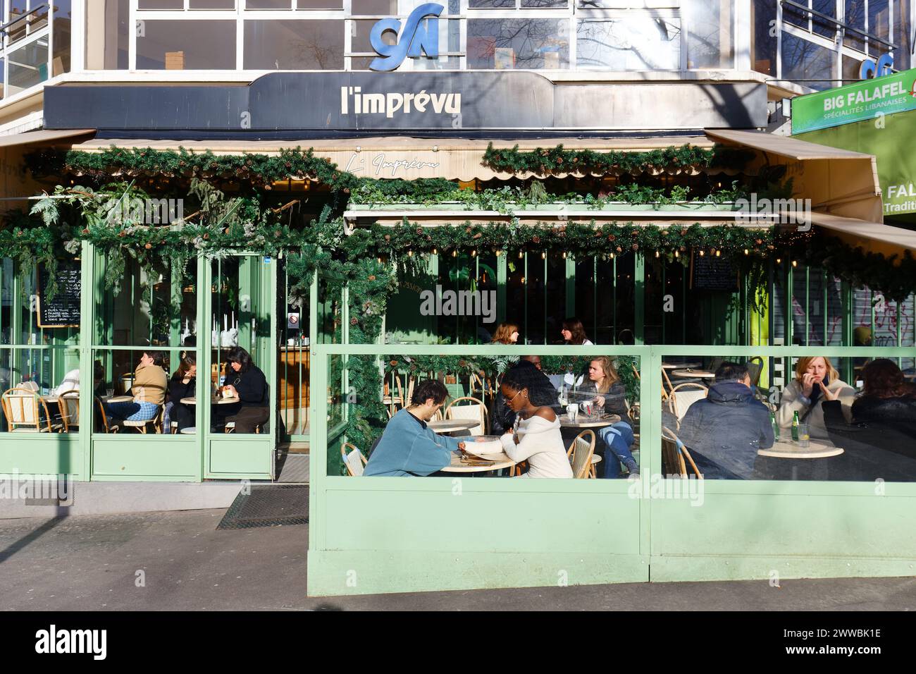 Italian Trattoria est un restaurant italien traditionnel situé sur le Boulevard bonne Nouvelle près de la porte Saint Denis à Paris, en France. Banque D'Images