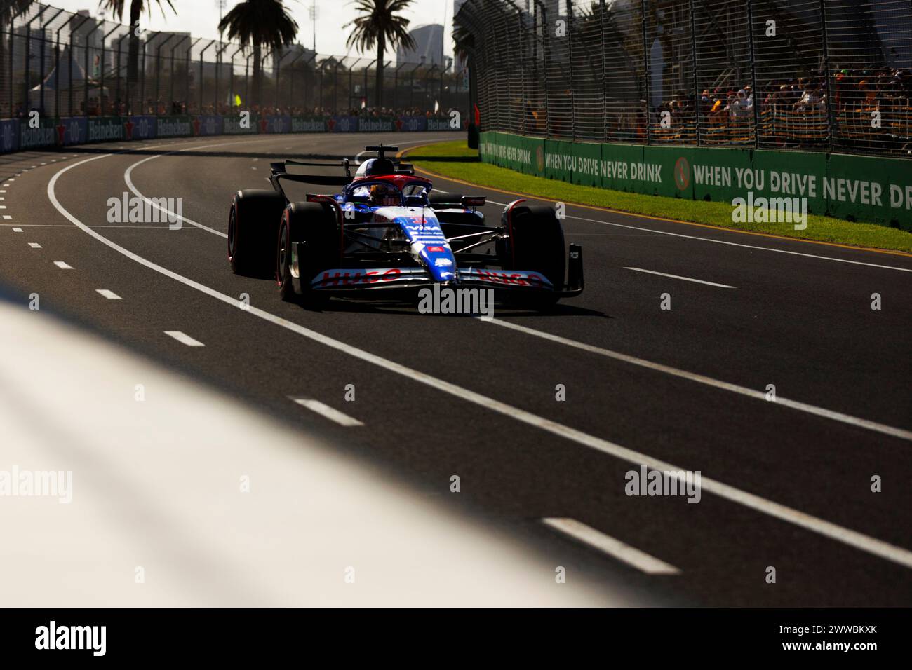 Melbourne, Australie. 23 mars 2024. Daniel Ricciardo conduit la Honda VCARB 01 (3) lors des qualifications devant le Grand Prix de F1 d'Australie sur le circuit du Grand Prix d'Albert Park. (Photo de George Hitchens/SOPA images/SIPA USA) crédit : SIPA USA/Alamy Live News Banque D'Images