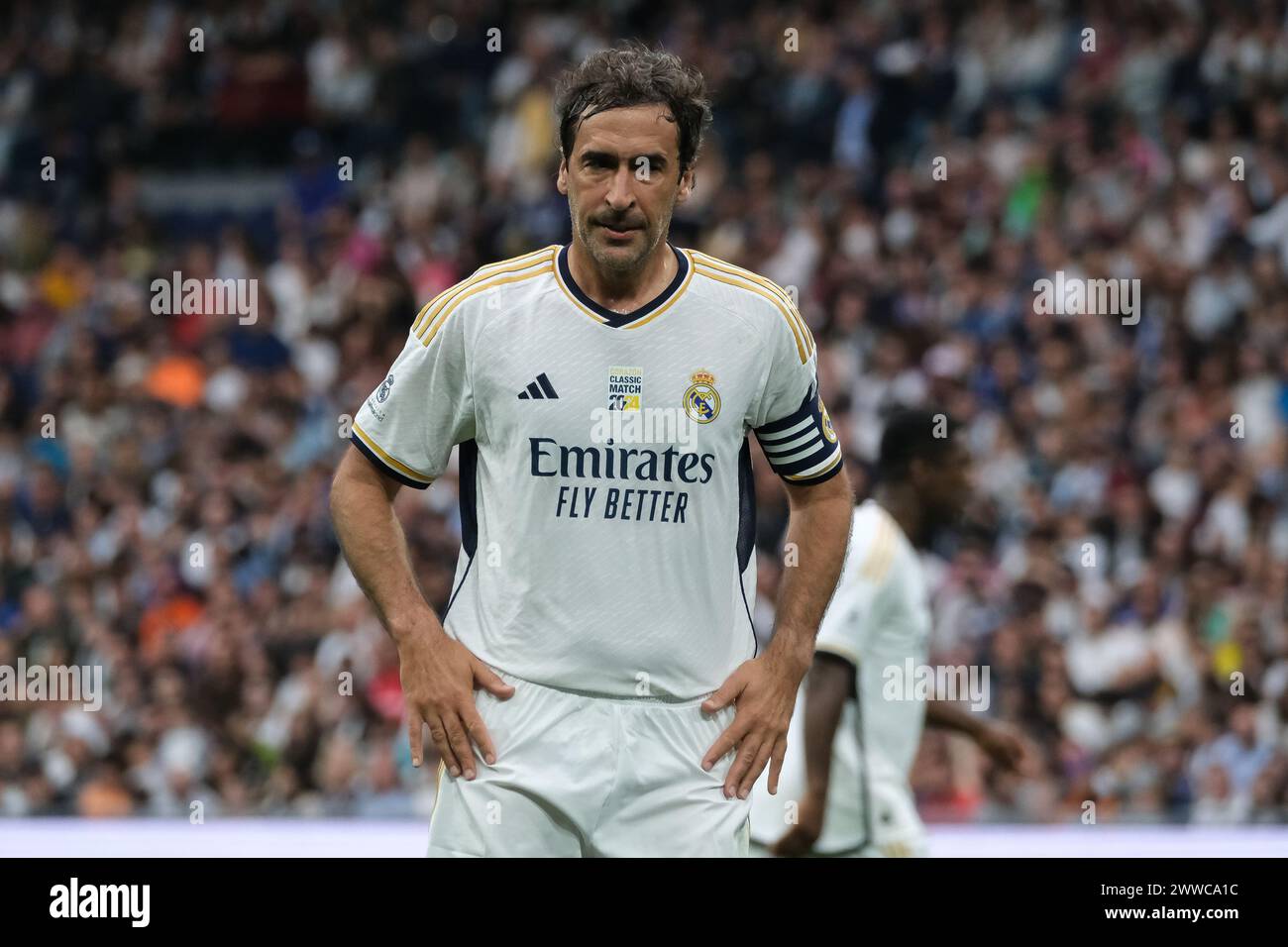 Raúl González Blanco on lors du match de football caritatif Corazon Classic 2024 entre le Real Madrid et le FC Porto, au stade Santiago Bernabeu Banque D'Images