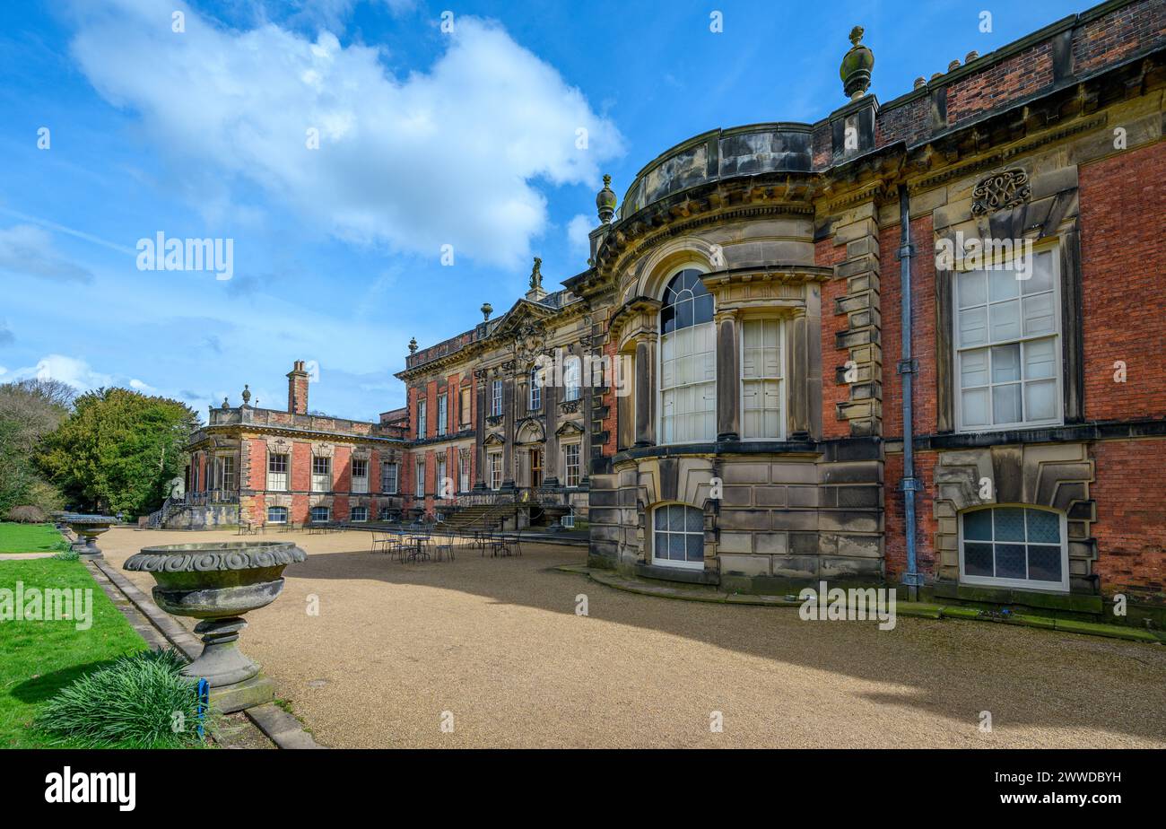 Wentworth Woodhouse. La façade baroque occidentale de la demeure ancestrale de Wentworth Woodhouse, Wentworth, près de Rotherham, South Yorkshire, Angleterre, ROYAUME-UNI Banque D'Images