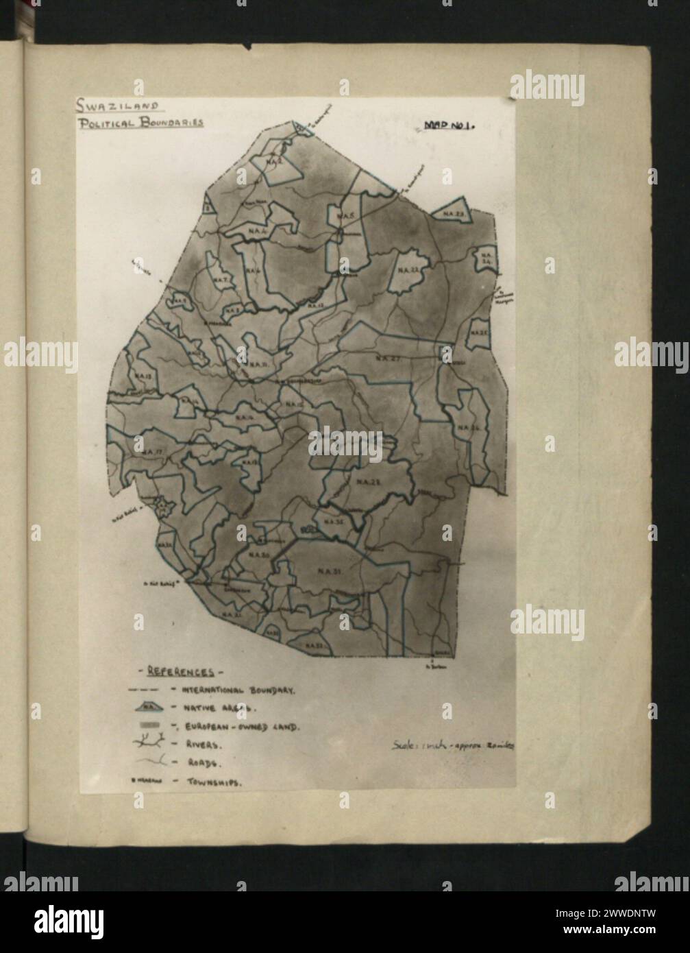Carte montrant les frontières politiques du Swaziland en 1945, indiquant les régions, les frontières et les divisions administratives. Banque D'Images