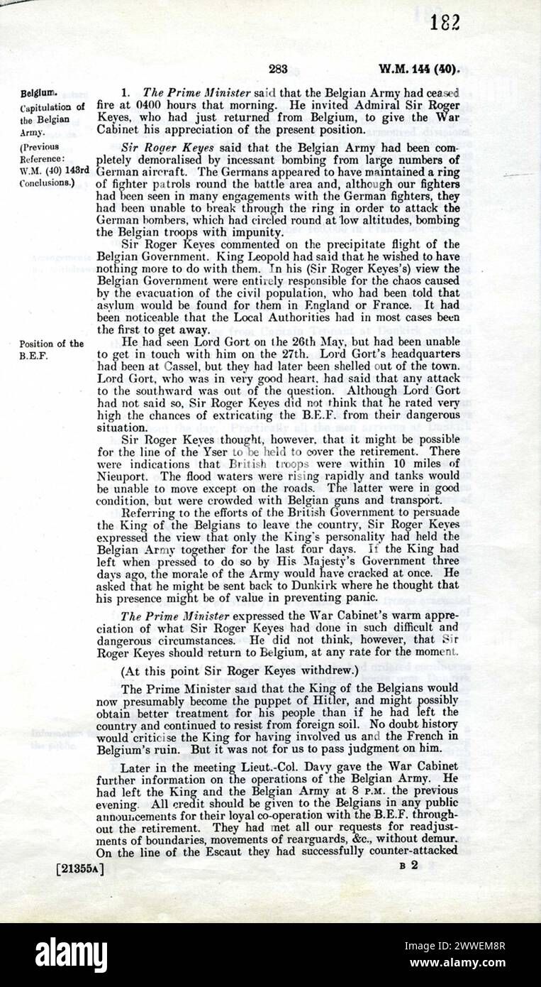 Procès-verbal de la réunion du Cabinet 28/5/1940 (1) Description : procès-verbal (conclusions du Cabinet) d'une réunion du Cabinet de guerre tenue en mai 1940. Churchill commence par annoncer officiellement la reddition de la Belgique. Date : 28 mai 1940 wwii, minutes, second worldwar, cabinetpapers, 2851940 Banque D'Images