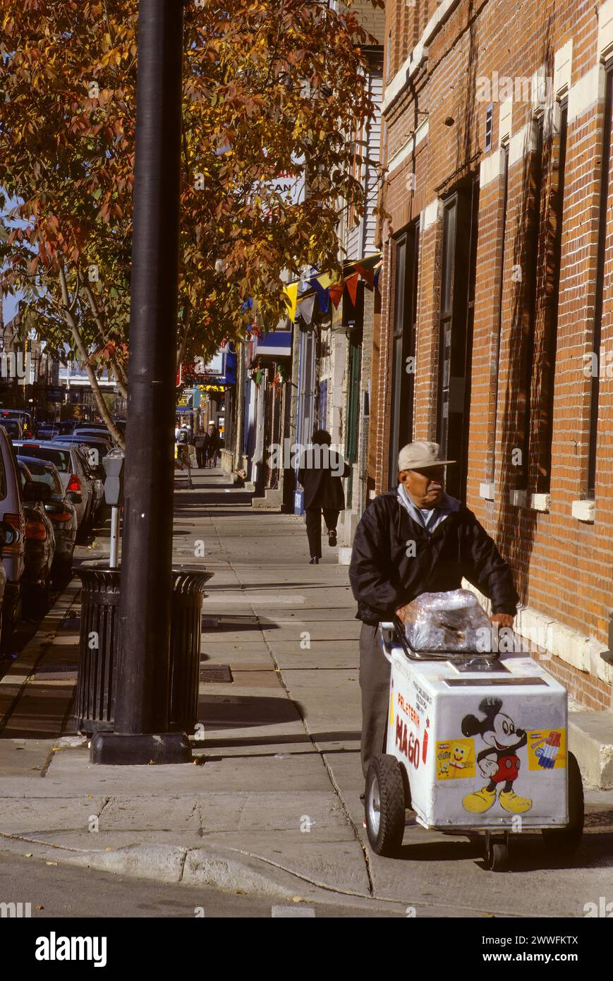 Chicago, Illinois, États-Unis - Pilsen, quartier mexicain américain, scène de la 18e rue, fournisseur de crème glacée Banque D'Images
