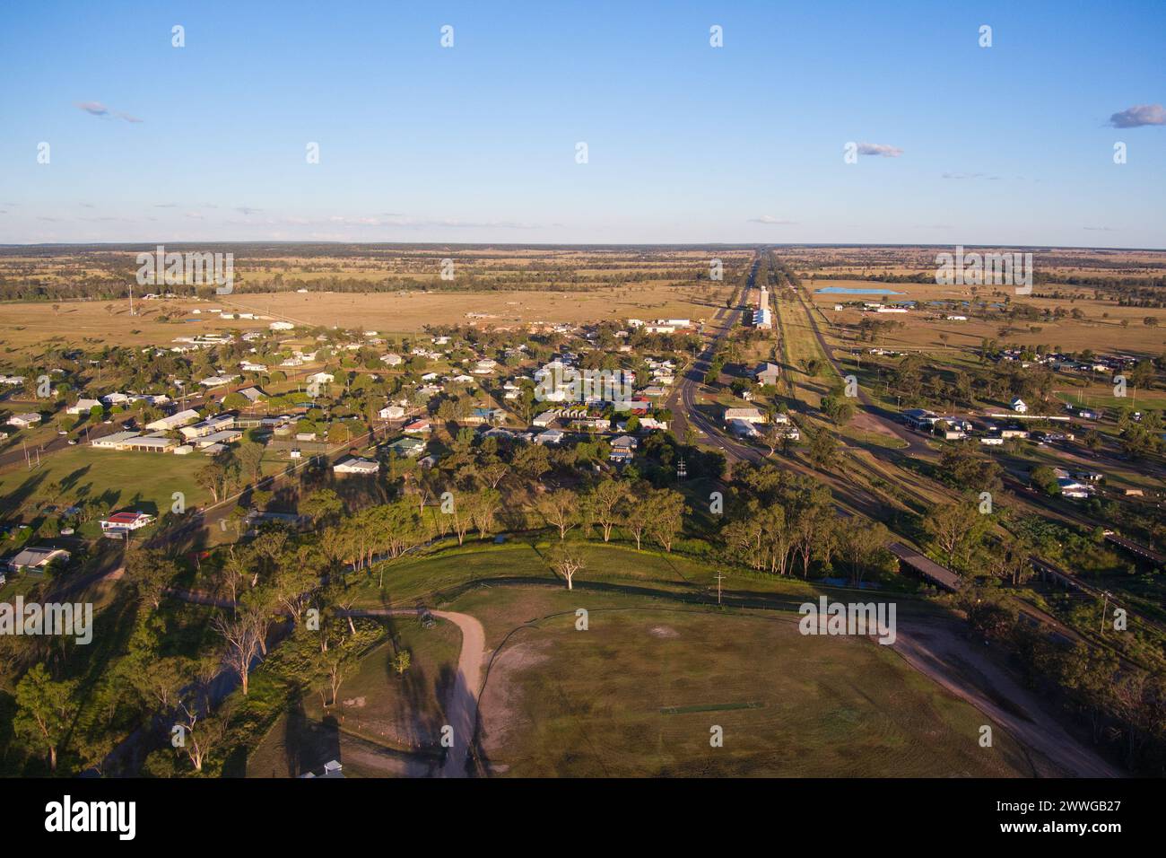 Aerial of Wallumbilla ville rurale et localité de la région de Maranoa, Queensland, Australie Banque D'Images