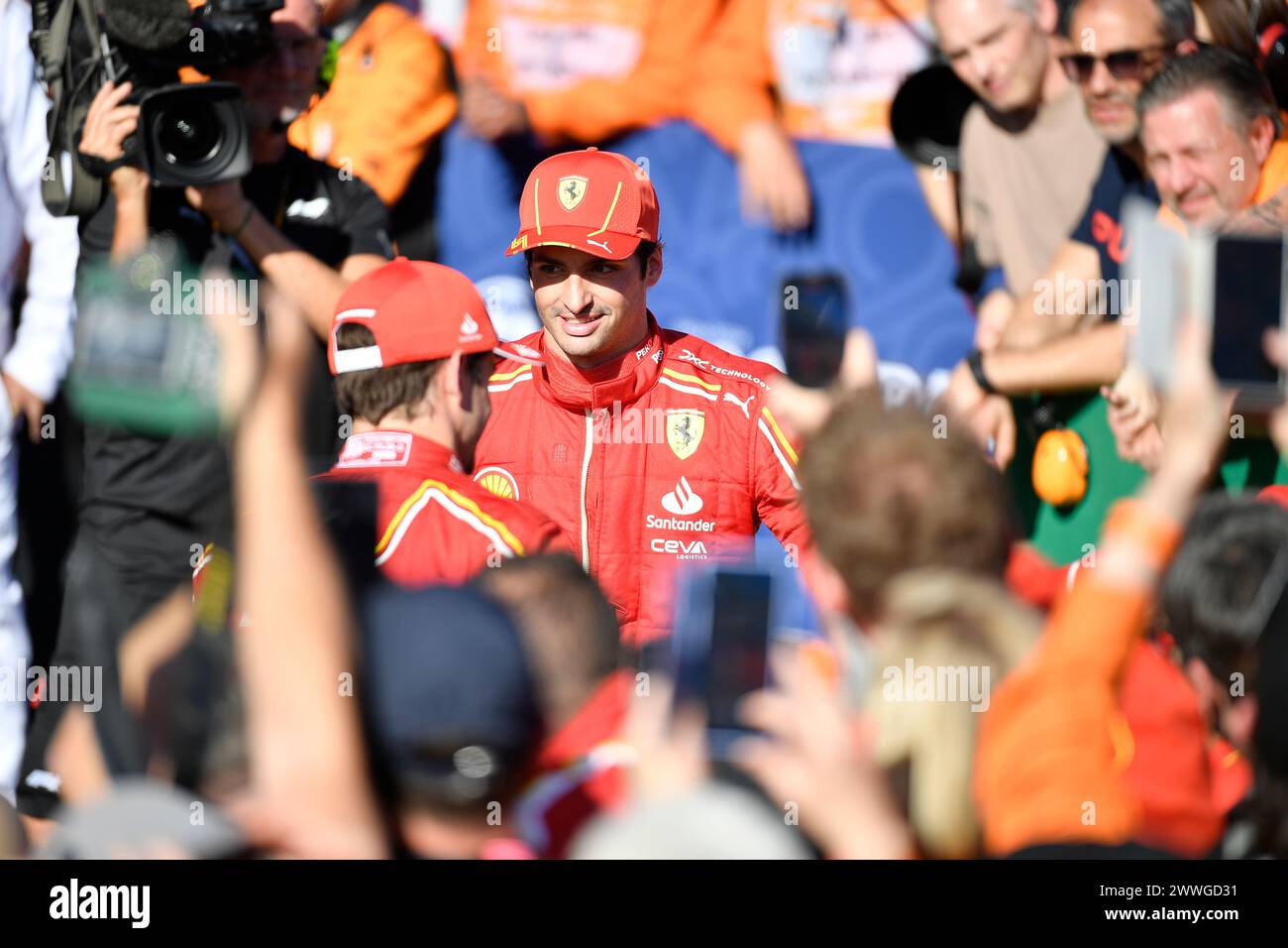 MELBOURNE, AUSTRALIE. 24 mars 2024. 55 Carlos Sainz Jr. (ESP) Scuderia Ferrari célébrations post-course suite à la réalisation du 3ème tour FIA Formula 1 Rolex Australian Grand Prix 2024 du 22 au 24 mars à l'Albert Park Street circuit, Melbourne, Australie. Crédit : Karl Phillipson/Alamy Live News. Banque D'Images