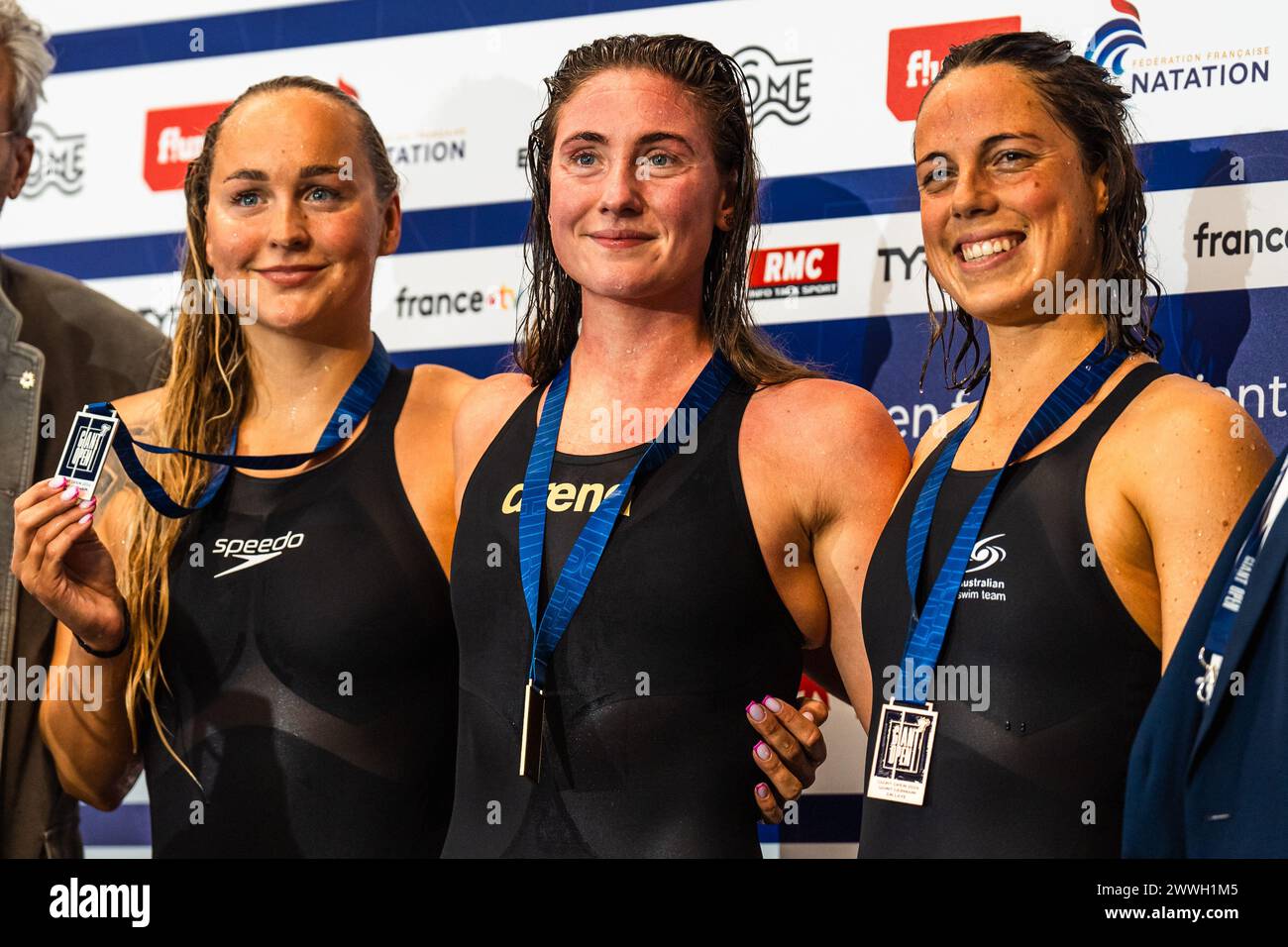 Anastasila KIRPICHNIKOVA (FRA) et Anna EGOROVA (FFN) et Madeleine GOUGH (FRA), finale féminine de natation libre 400m, lors du Giant Open 2024, épreuve de natation le 23 mars 2024 au Dome de Saint-Germain-en-Laye, France Banque D'Images