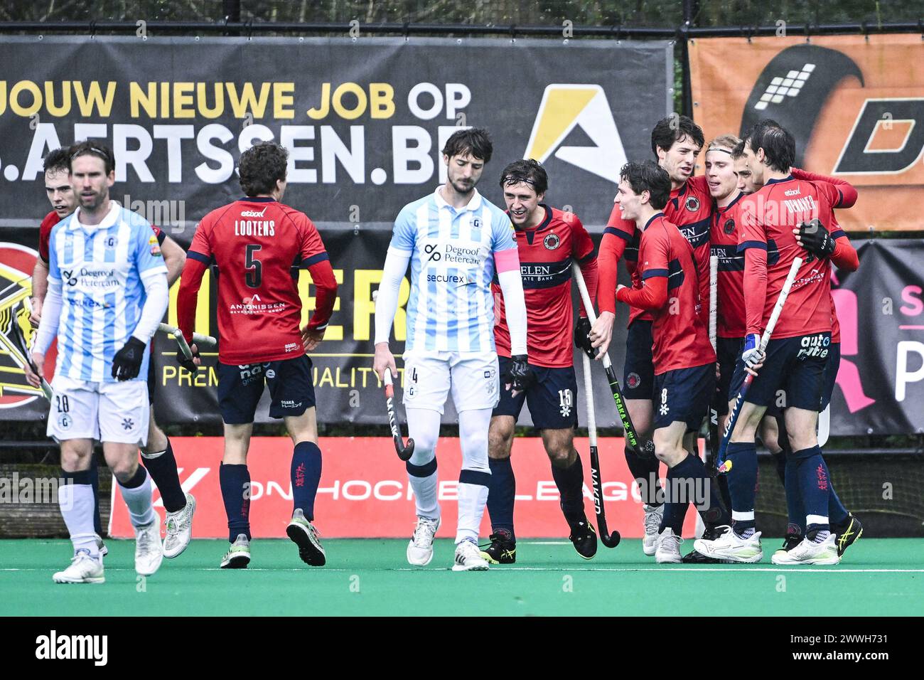 Brasschaat, Belgique. 24 mars 2024. Les joueurs de dragons célèbrent après avoir marqué un match de hockey entre KHC Dragons et Gantoise, dimanche 24 mars 2024 à Brasschaat, le jour 18 de la compétition de ligue ION DE hockey de la division élite belge. BELGA PHOTO TOM GOYVAERTS crédit : Belga News Agency/Alamy Live News Banque D'Images