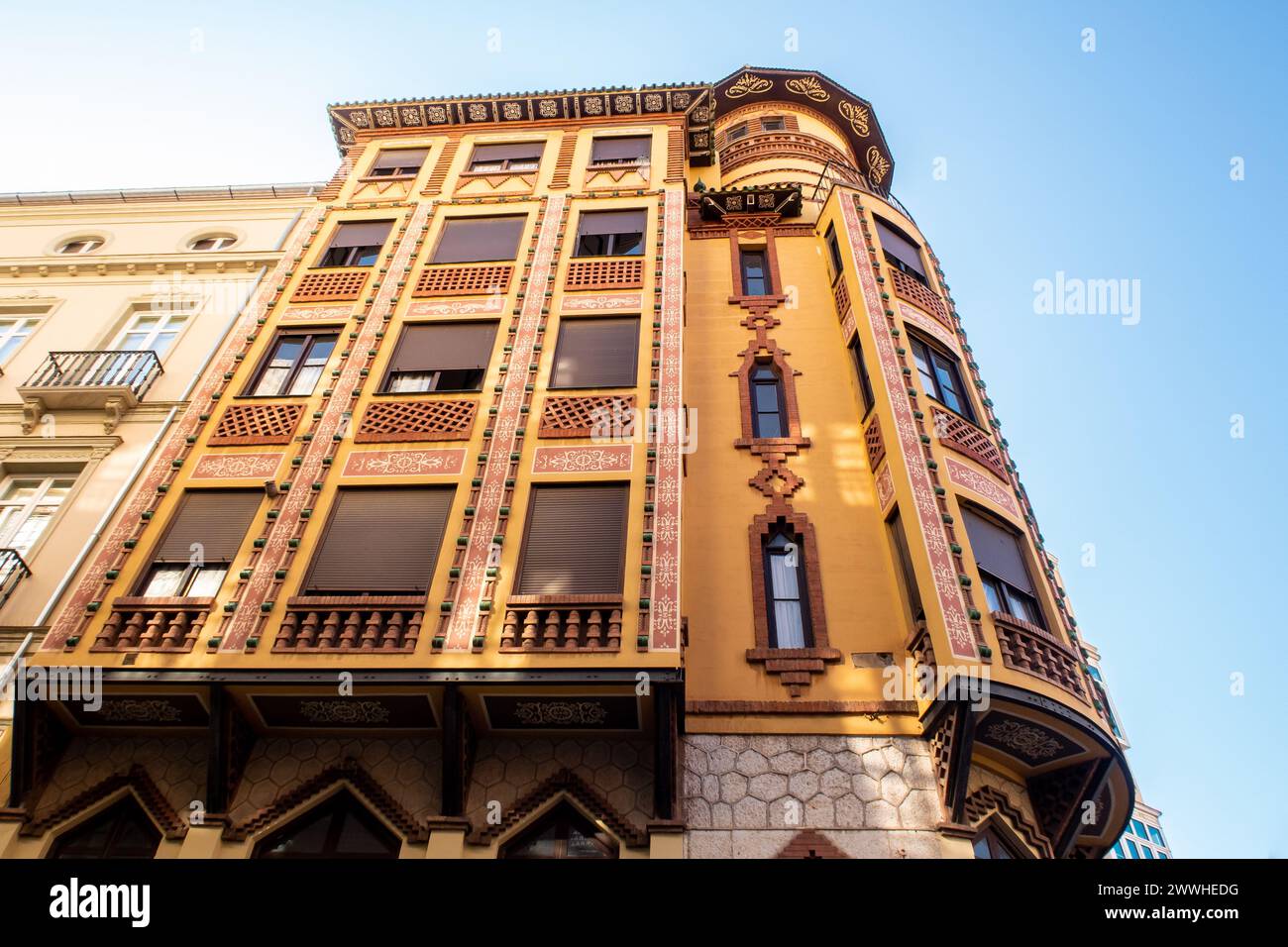 MALAGA, Espagne, 01.09.2019. Sagasta 5 Guerrero Strachan bâtiment historique sur le coin avec Herreria del Rey. Banque D'Images