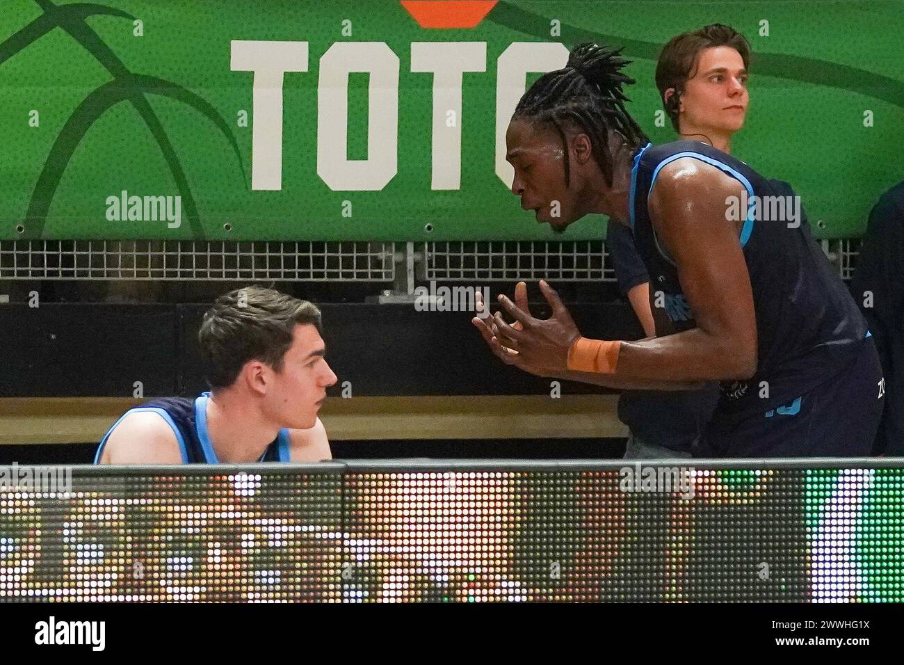 Almere, pays-Bas. 24 mars 2024. ALMERE, PAYS-BAS - 24 MARS : Noah Dickerson de Landstede Hammers a été déçu lors du match final de la TOTO Basketball Cup entre Heroes Den Bosch et Landstede Hammers au Topsportcentrum le 24 mars 2024 à Almere, pays-Bas. (Photo par Andre Weening/Orange Pictures) crédit : Orange pics BV/Alamy Live News Banque D'Images