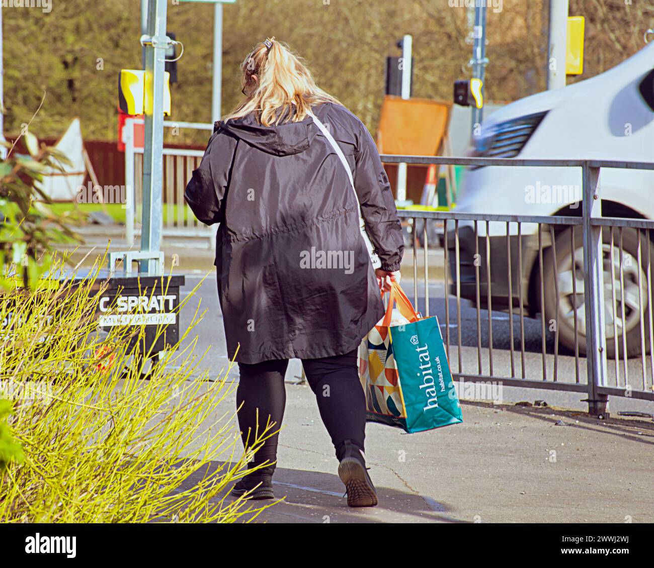 Glasgow, Écosse, Royaume-Uni. 24 mars 2024 : Météo britannique : le temps ensoleillé du printemps dans la ville a vu les habitants et les touristes dans les rues du centre-ville. Crédit Gerard Ferry/Alamy Live News Banque D'Images