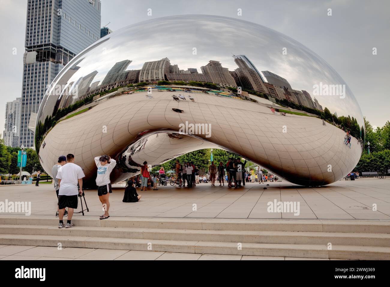 Chicago, Illinois. Cloud Gate, par Anish Kapoor, Millennium Park. Banque D'Images