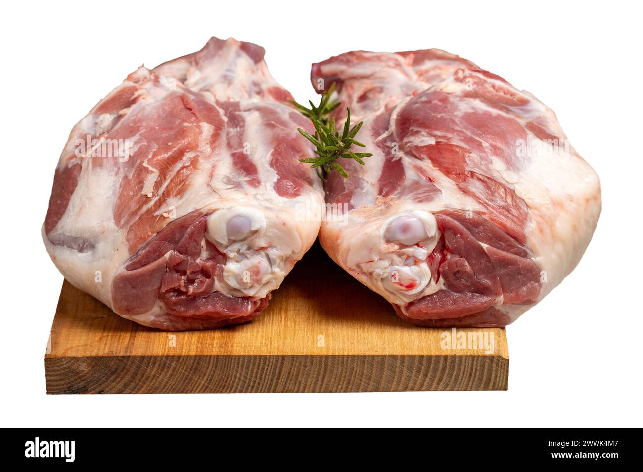 Cuisse d'agneau produits de boucherie. Viande de cuisse d'agneau crue avec des os isolés sur fond blanc. Banque D'Images