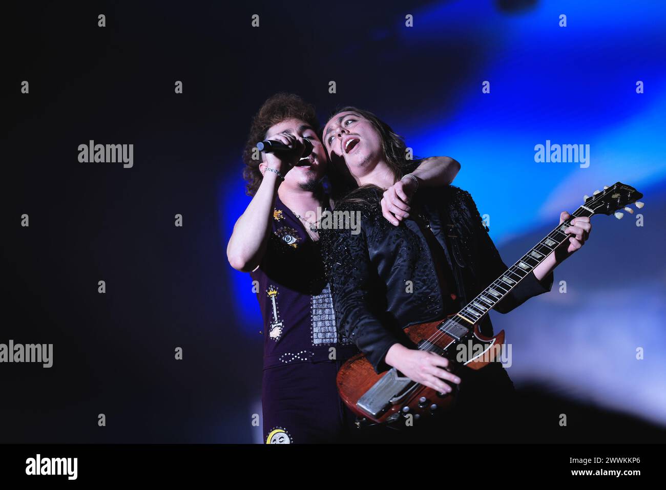 Sao Paulo, Brésil. 24 mars 2024. SP - SAO PAULO - 03/24/2024 - SAO PAULO, LOLLAPALOOZA BRÉSIL 2024 - les musiciens Josh Kiszka (à gauche) et son frère Jake Kiszka (à droite) du groupe nord-américain Greta Van Fleet se produisent sur la scène Samsung Galaxy, au Festival Lollapalooza Brasil 2024, organisé à l'Autodromo de Interlagos, au sud de la ville de Sao Paulo, ce dimanche (24). Photo : Ettore Chiereguini/AGIF (photo : Ettore Chiereguini/AGIF/Sipa USA) crédit : Sipa USA/Alamy Live News Banque D'Images