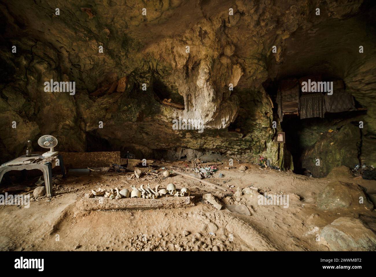 Kete Kesu ou Ke'te Kesu 'est un village Toraja dans Toraja Utara, grottes , toms et squelettes Banque D'Images