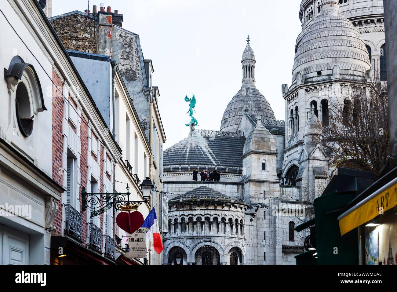 5 décembre 2023-la basilique du Sacré coeur de Montmartre, communément appelée Basilique du Sacré-Cœur et souvent simplement Sacré-Cœur, est une église catholique romaine Banque D'Images
