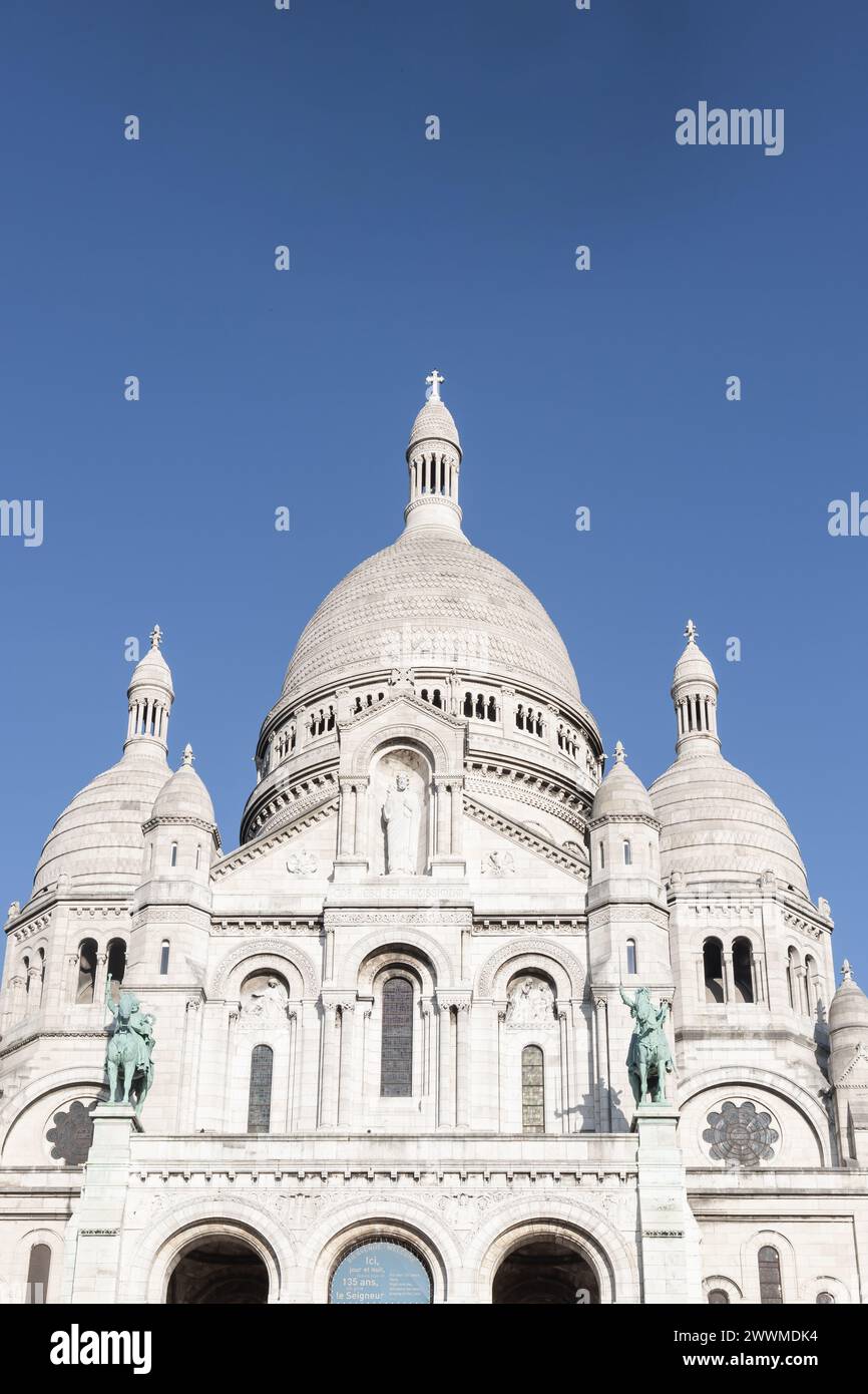 5 décembre 2023-la basilique du Sacré coeur de Montmartre, communément appelée Basilique du Sacré-Cœur et souvent simplement Sacré-Cœur, est une église catholique romaine Banque D'Images