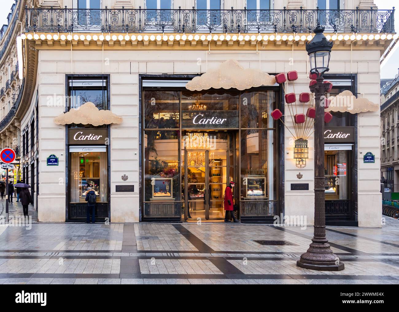 5 décembre 2023-Cartier Shop dans les champs-Élysées, Paris, France. Banque D'Images