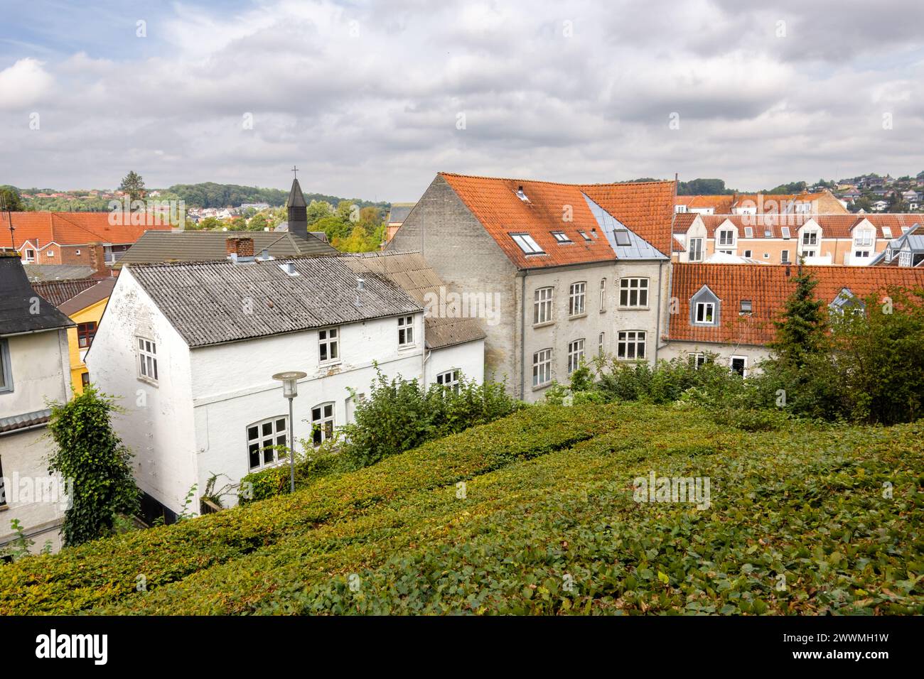 Vue de maisons et de bâtiments dans la vieille ville de Hobro, Himmerland, Nordjylland, Danemark Banque D'Images