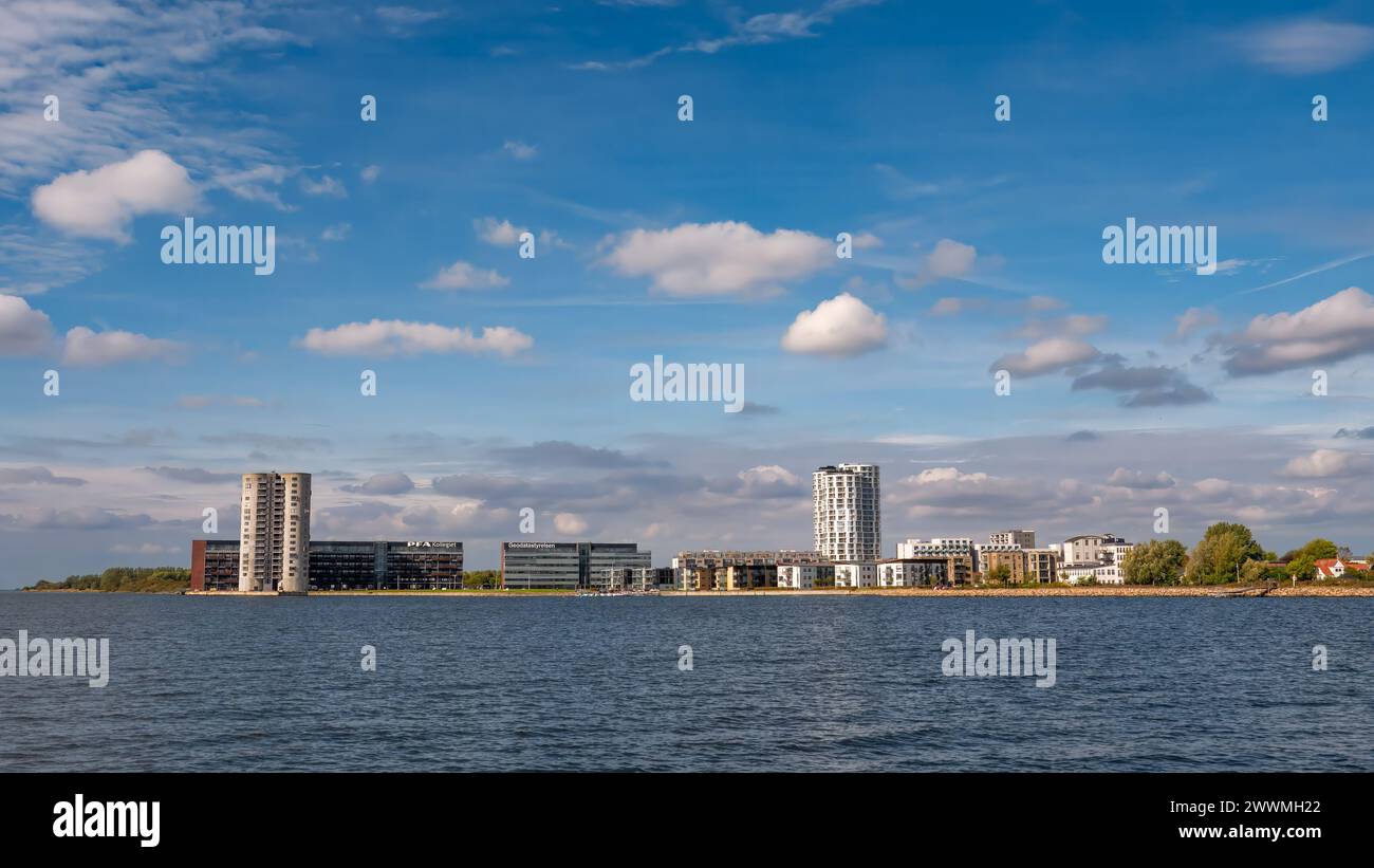 Horizon de Nørresundby depuis Limfjord, Aalborg, Nordjylland, Danemark Banque D'Images