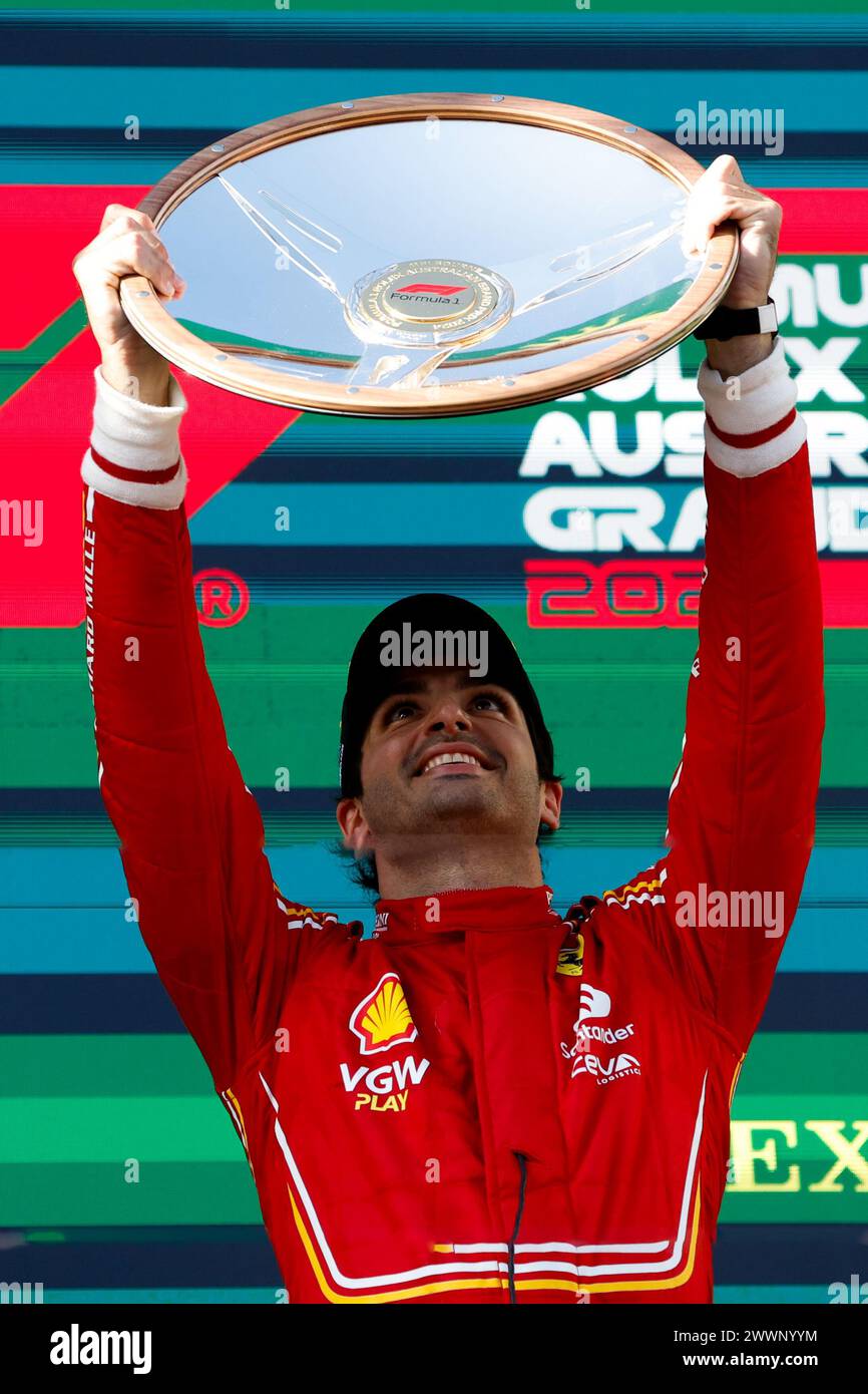 Melbourne, Victoria, Australie. 24 mars 2024. MELBOURNE, AUSTRALIE - 24 MARS : Carlos Sainz d'Espagne et Scuderia Ferrari après avoir remporté le Grand Prix d'Australie 2024 à Albert Park à Melbourne, Australie (crédit image : © Chris Putnam/ZUMA Press Wire) USAGE ÉDITORIAL SEULEMENT! Non destiné à UN USAGE commercial ! Banque D'Images