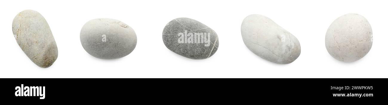 Cailloux de mer. Différentes pierres isolées sur blanc, serties Banque D'Images