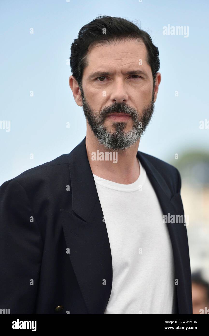 L'acteur Melvil Poupaud posant lors de la photocall du film "juste les deux d'entre nous" (L'amour et les forets) à l'occasion du 76ème Cannes Banque D'Images