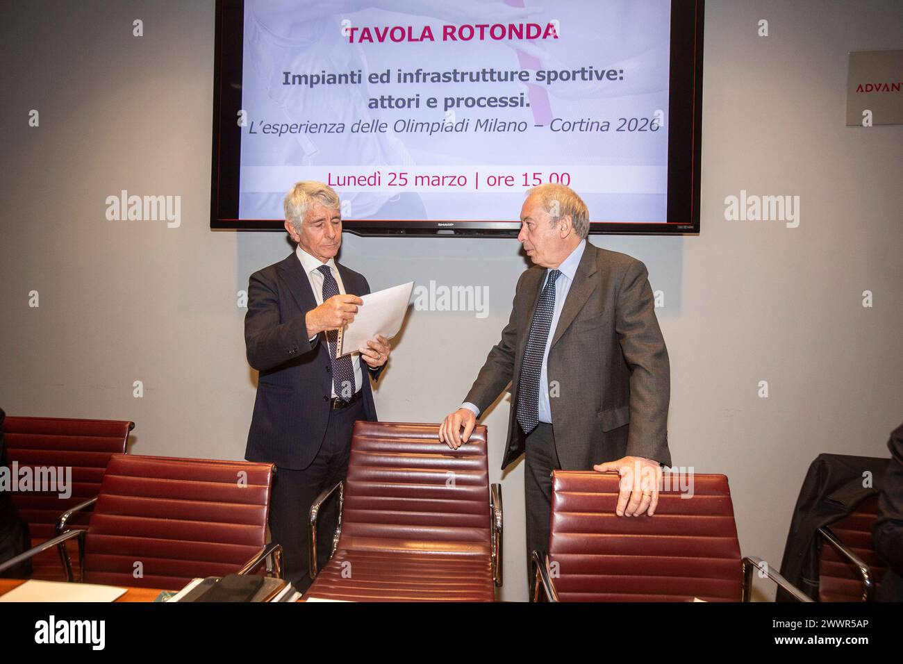 Milan, Italie. 25 mars 2024. Nella Foto da Sinistra a Destra Andrea Abodi, Beniamino QuintieriMilano, Italia - Cronaca Lunedì, Marzo 25, 2024. (Foto di Marco Ottico/Lapresse) table ronde sur les installations et infrastructures sportives et l'expérience des Jeux Olympiques Milan-Cortina 2026 Milan, Italie - Actualités lundi, 25 mars, 2024. (Photo de Marco Ottico/Lapresse) crédit : LaPresse/Alamy Live News Banque D'Images