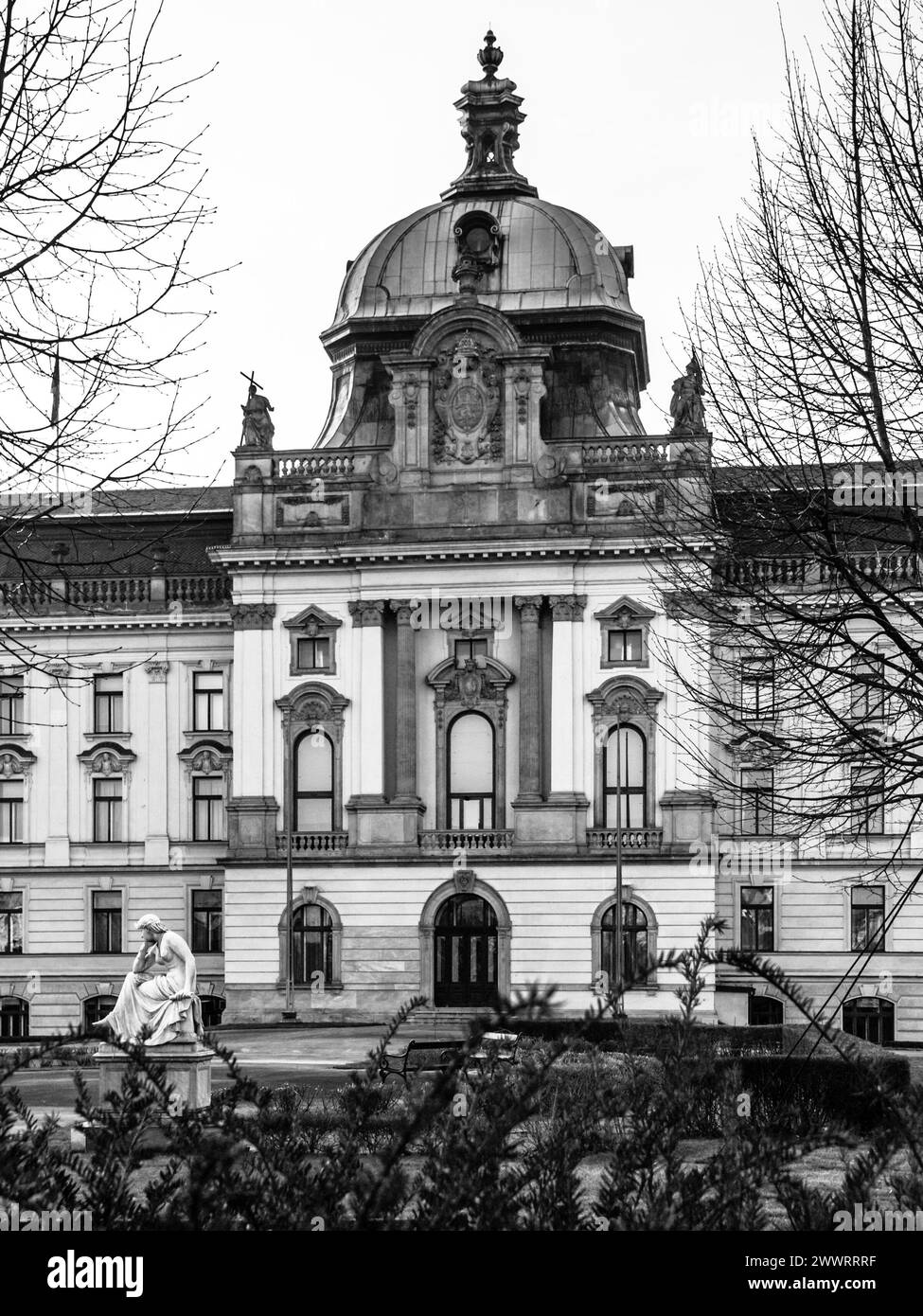 Straka Academy, siège des gouverneurs de la République tchèque à Prague. Image en noir et blanc. Banque D'Images