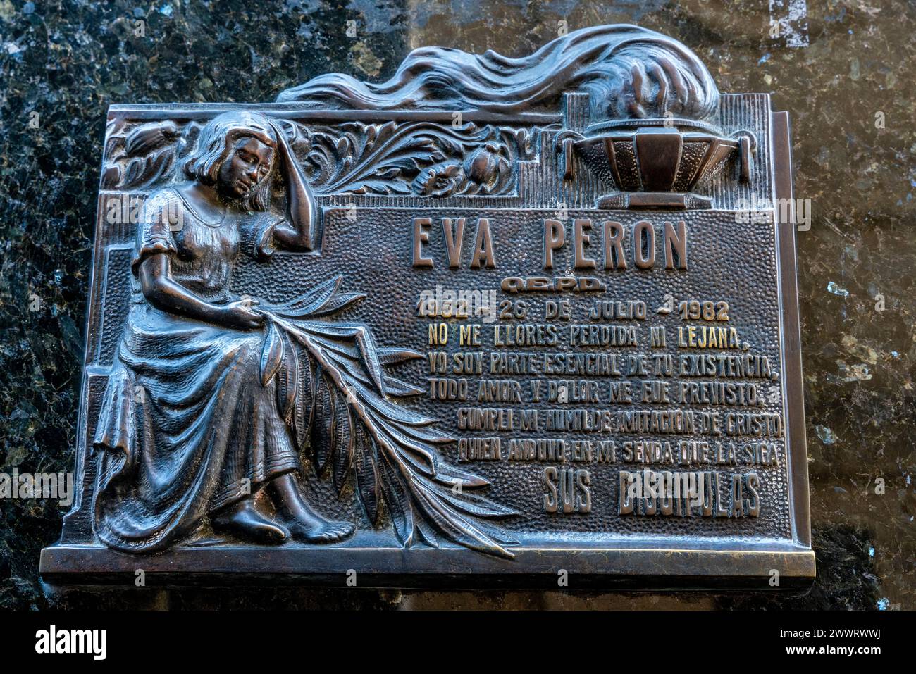 Une plaque sur le tombeau d'Eva Peron (également connu sous le nom d'Evita), le cimetière de Recoleta, Buenos Aires, Argentine. Banque D'Images
