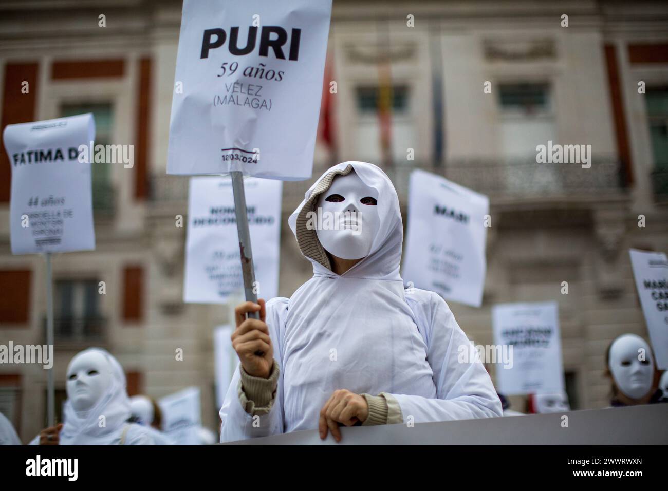 Tuniques blanches Banque de photographies et d images a haute resolution Alamy