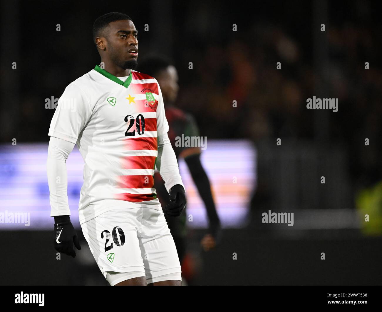 ALMERE - Tyrone Conraad du Suriname lors du match international amical entre le Suriname et la Martinique au stade Almere City FC le 24 mars 2024 à Almere, aux pays-Bas. ANP | Hollandse Hoogte | GERRIT VAN COLOGNE Banque D'Images