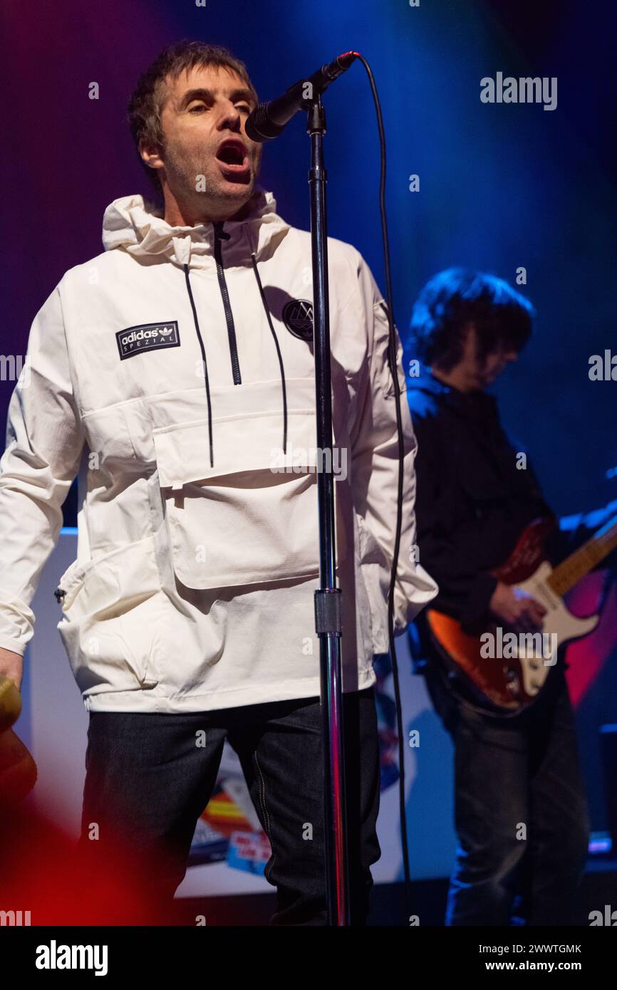 Londres, Royaume-Uni. 25 mars 2024. Liam Gallagher et John Squire sur scène à O2 Forum Kentish Town, Londres. Crédit : John Barry/Alamy Live News Banque D'Images Londres, Royaume-Uni. 25 mars 2024. Liam Gallagher et John Squire sur scène à O2 Forum Kentish Town, Londres. Crédit : John Barry/Alamy Live News Banque D'Images